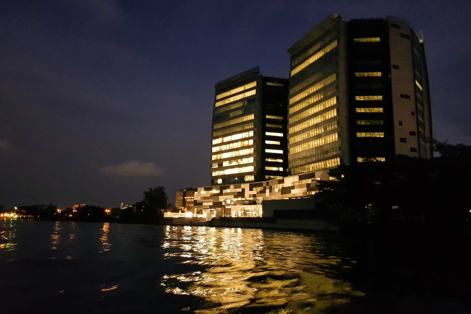 oando-head-office-lagos-night