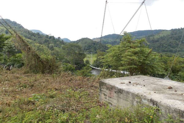 Oil pipeline in the Colombian countryside, Ecopetrol unit Cenit