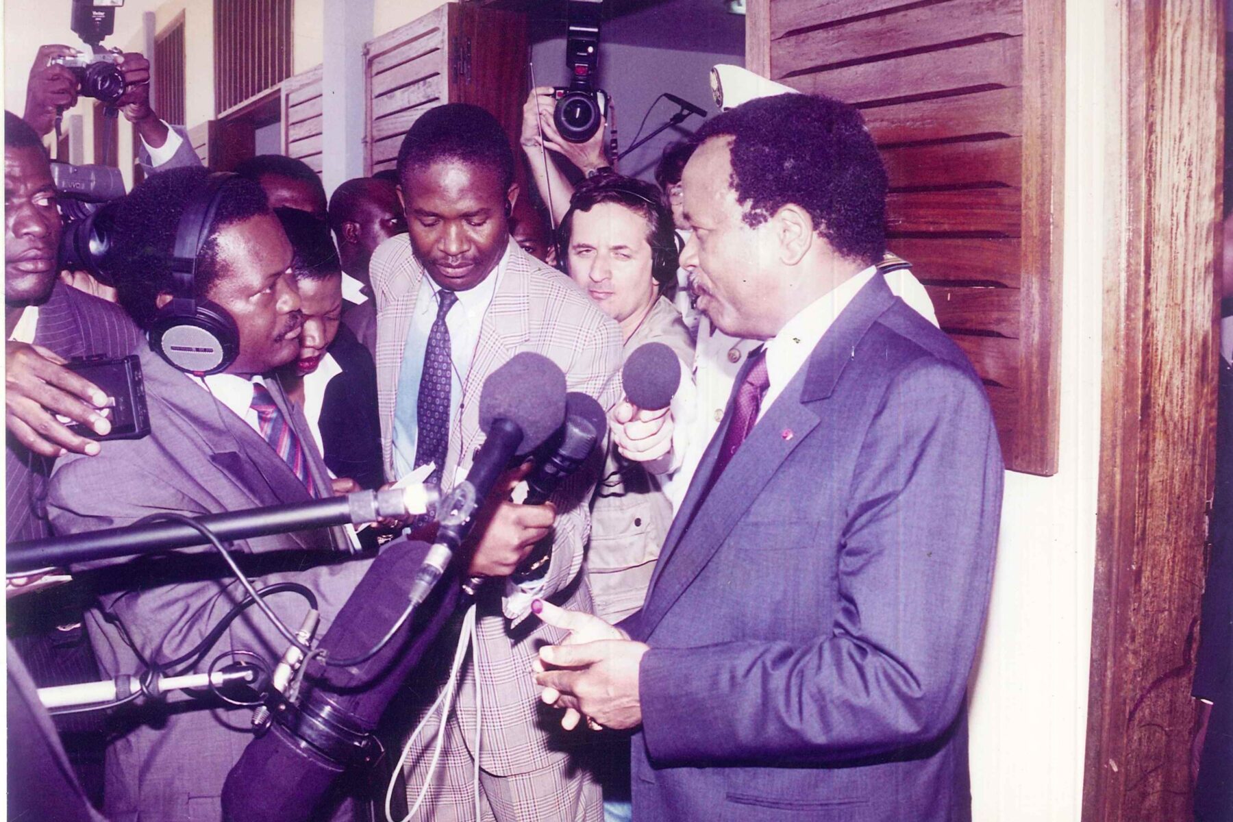 Paul Biya speaking to journalists on election day in 1997