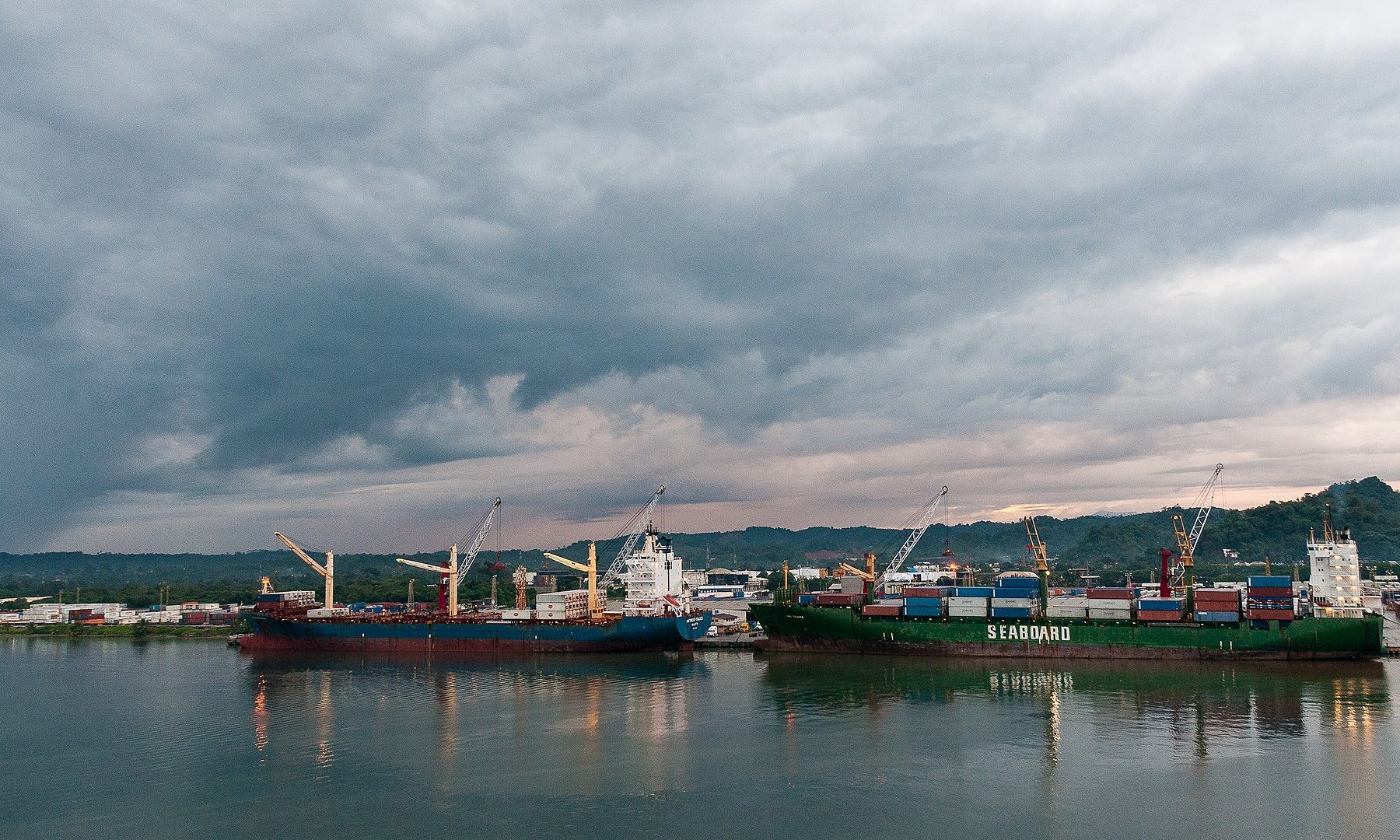 Ships docked at Santo Tomas de Castilla port, Central American trade