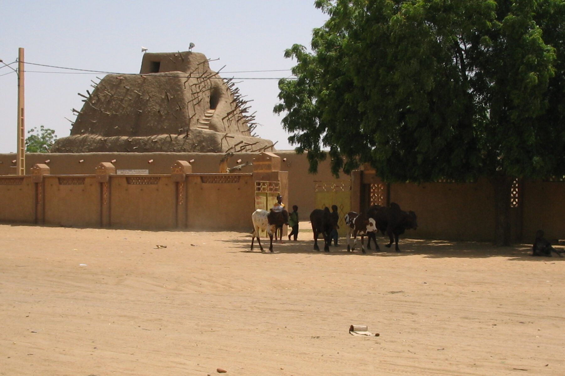 Mali retakes Anefis - the Tomb of Askia in Gao, northern Mali