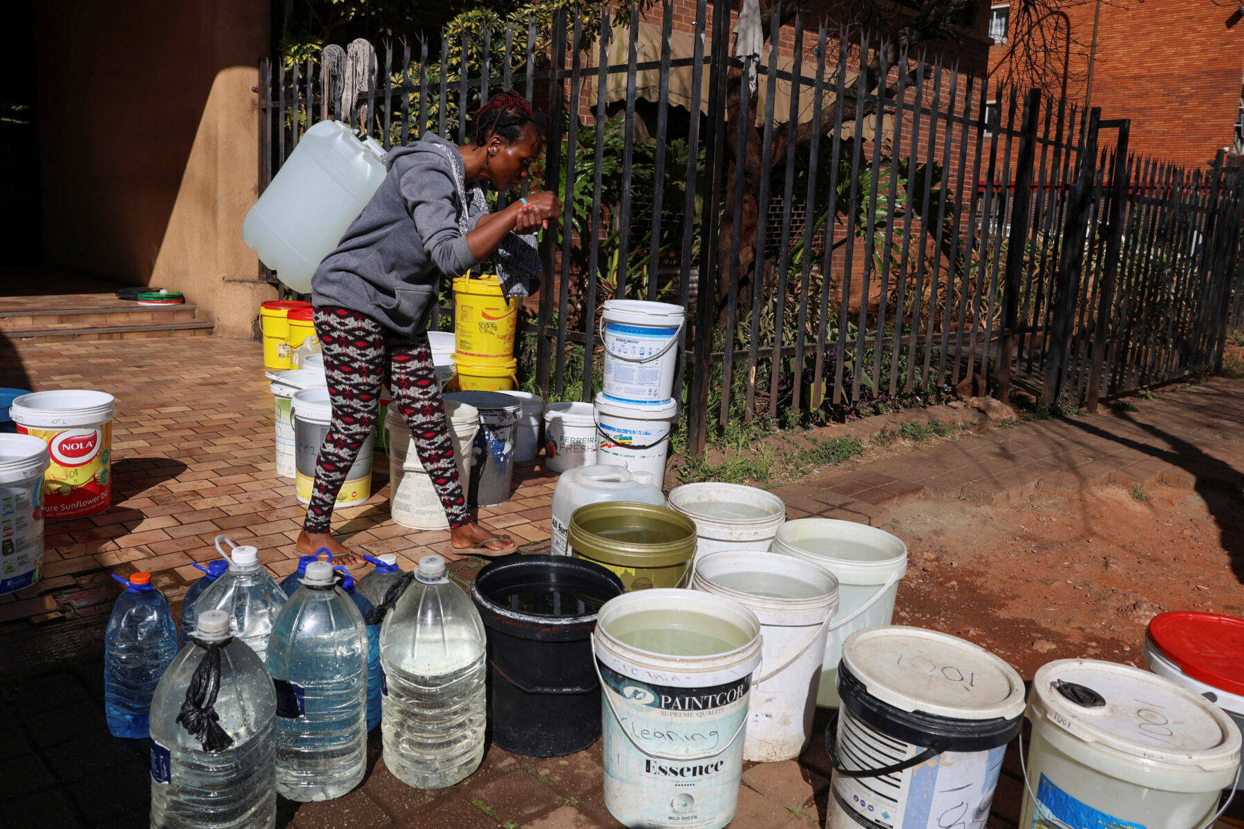 Johannesburg's water crisis angers voters, drives rich off-grid