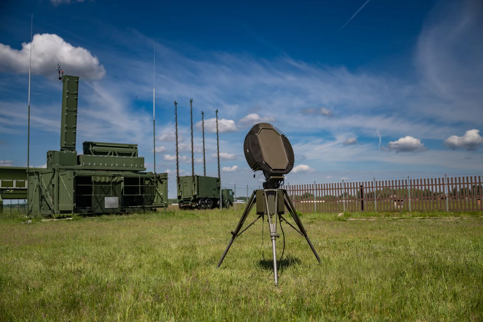 A Flakpanzer Gepard self-propelled anti-aircraft gun, a Gepard-type system used in Brazil's anti-drone defense exercise in Goiás.