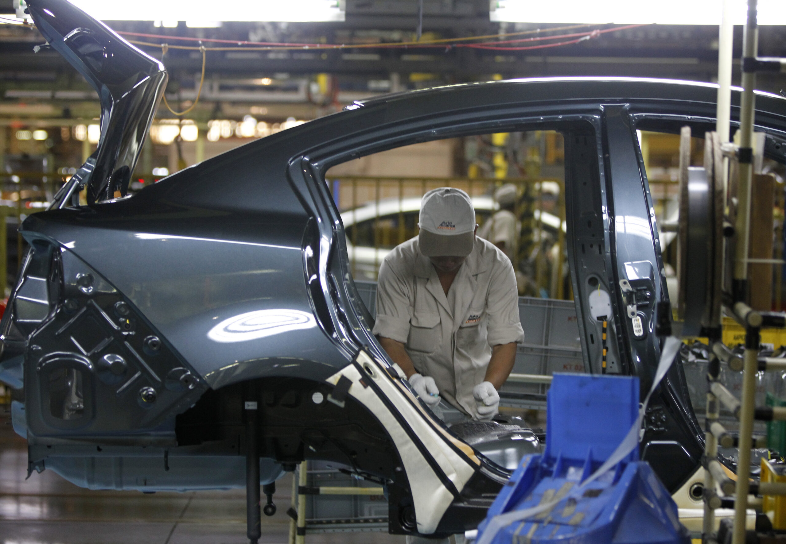 A 1988 Mazda 323, the model Colombians associate with three decades of assembly in Colombia