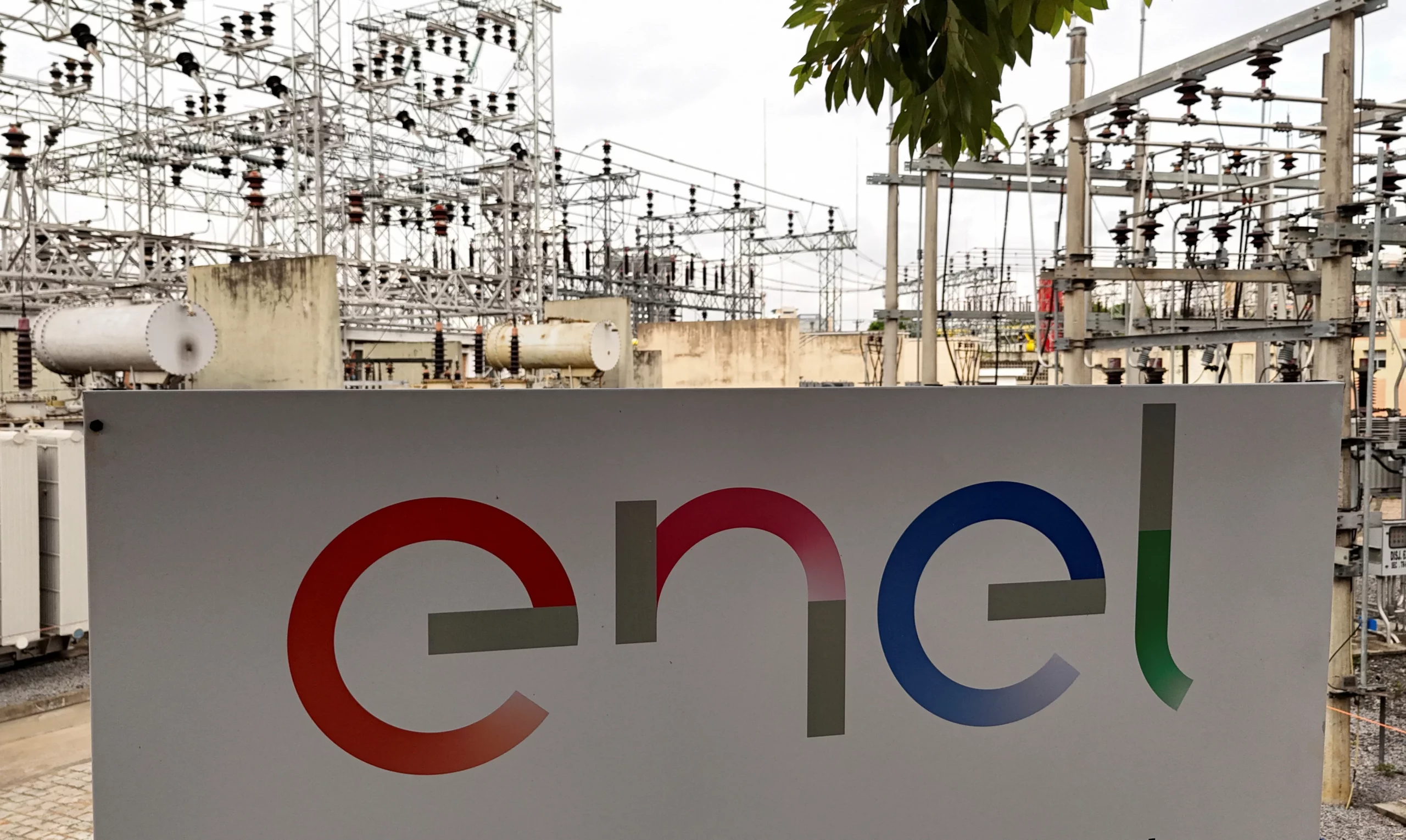 Power transmission lines in S o Paulo state, part of the Enel S o Paulo concession network under review