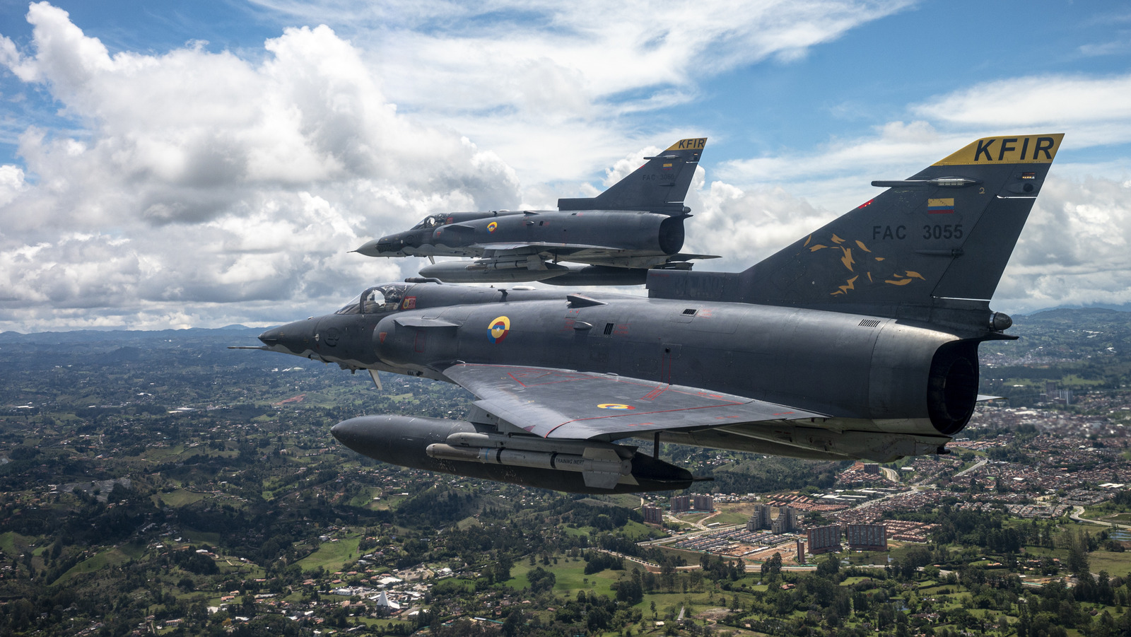 Colombia's Guaviare Air Strike Kills 11 in Camp Tied to Calarcá
