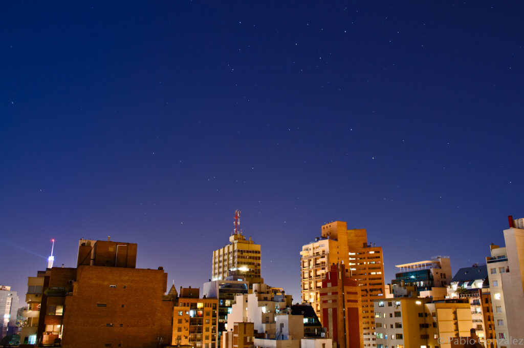 A festival crowd in Buenos Aires, host city of Primavera Sound Buenos Aires 2026