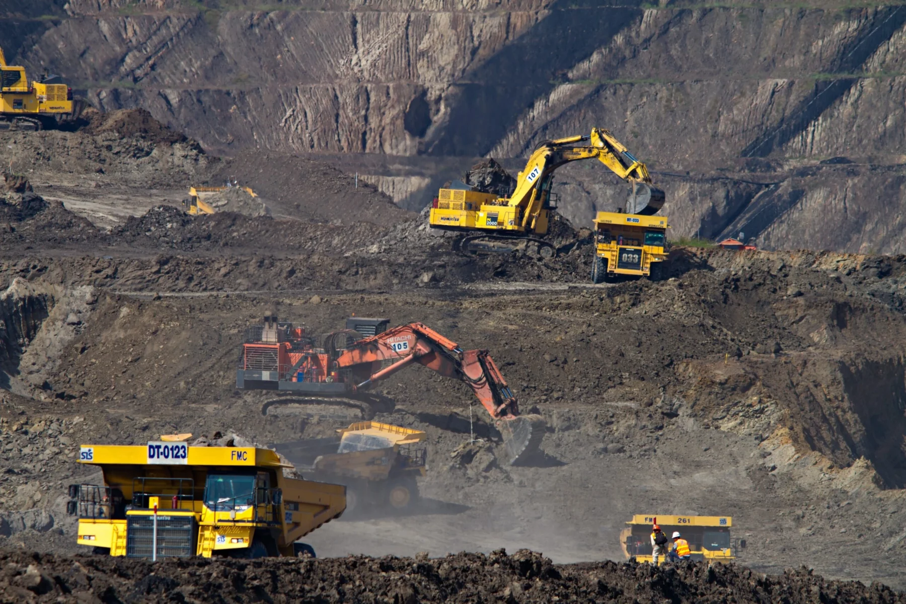The-Data-Analytics-Revolution-Transforming-Mining-Performance--scaled