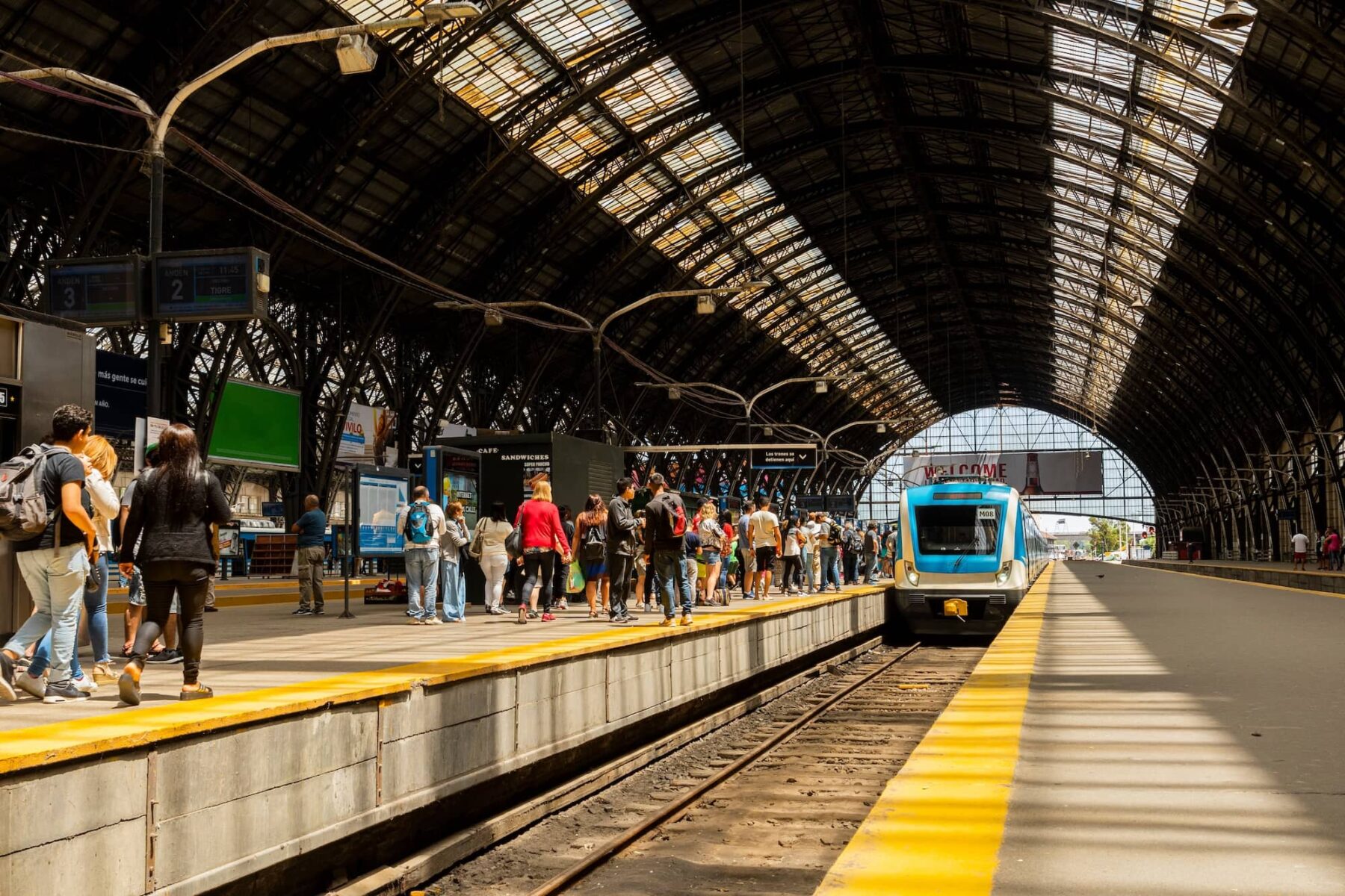 Trains-in-Argentina-station-Buenos-Aires