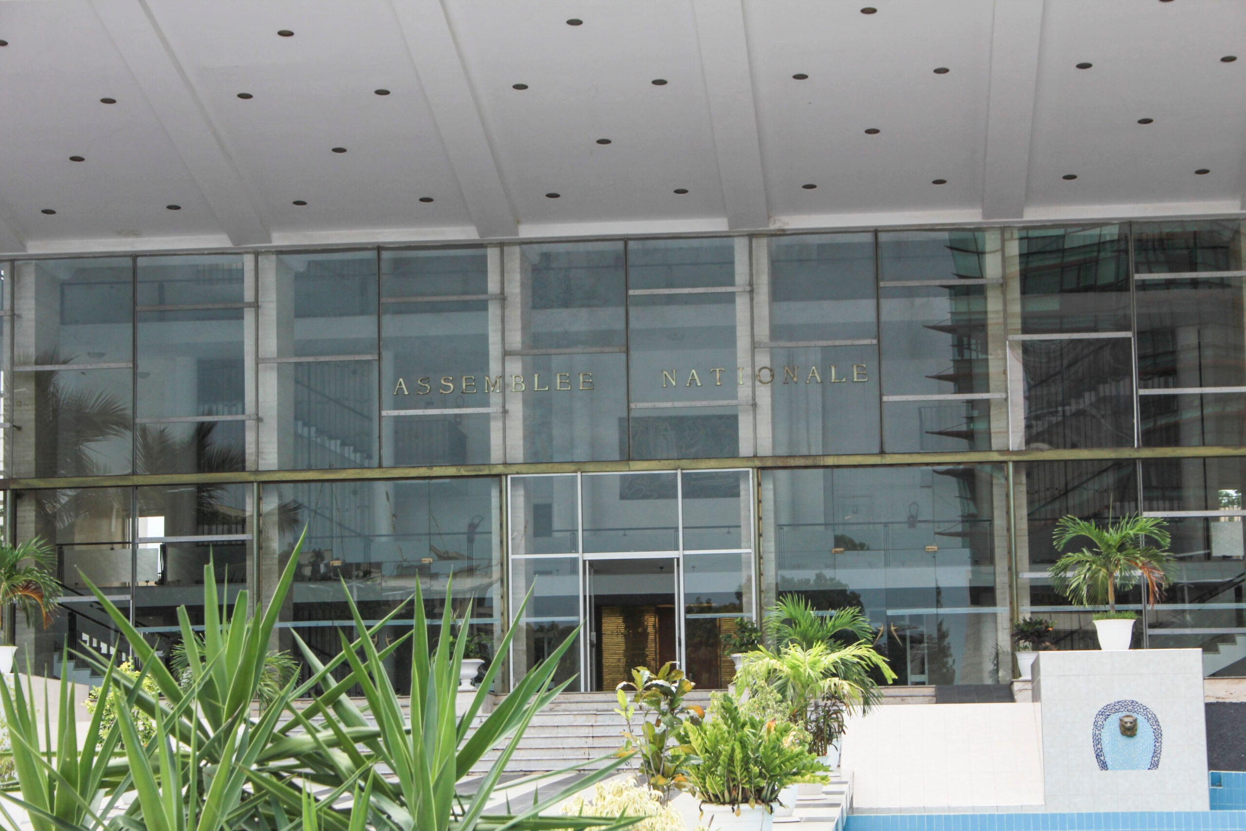 Moody’s Cuts Senegal Deeper Into Junk and Blames the Sonko Power Struggle