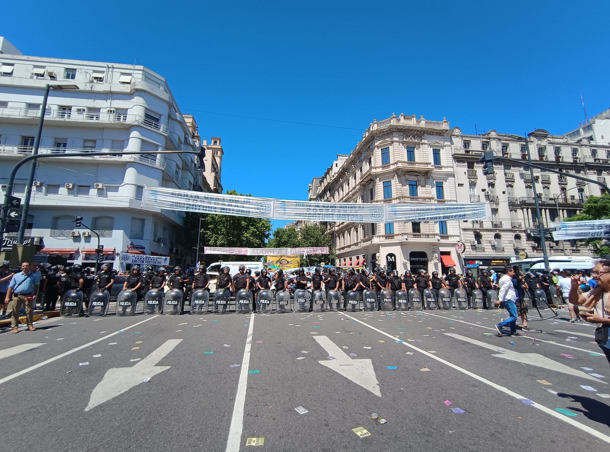 Police line on Avenida 9 de Julio during Argentina’s general strike of January 2024