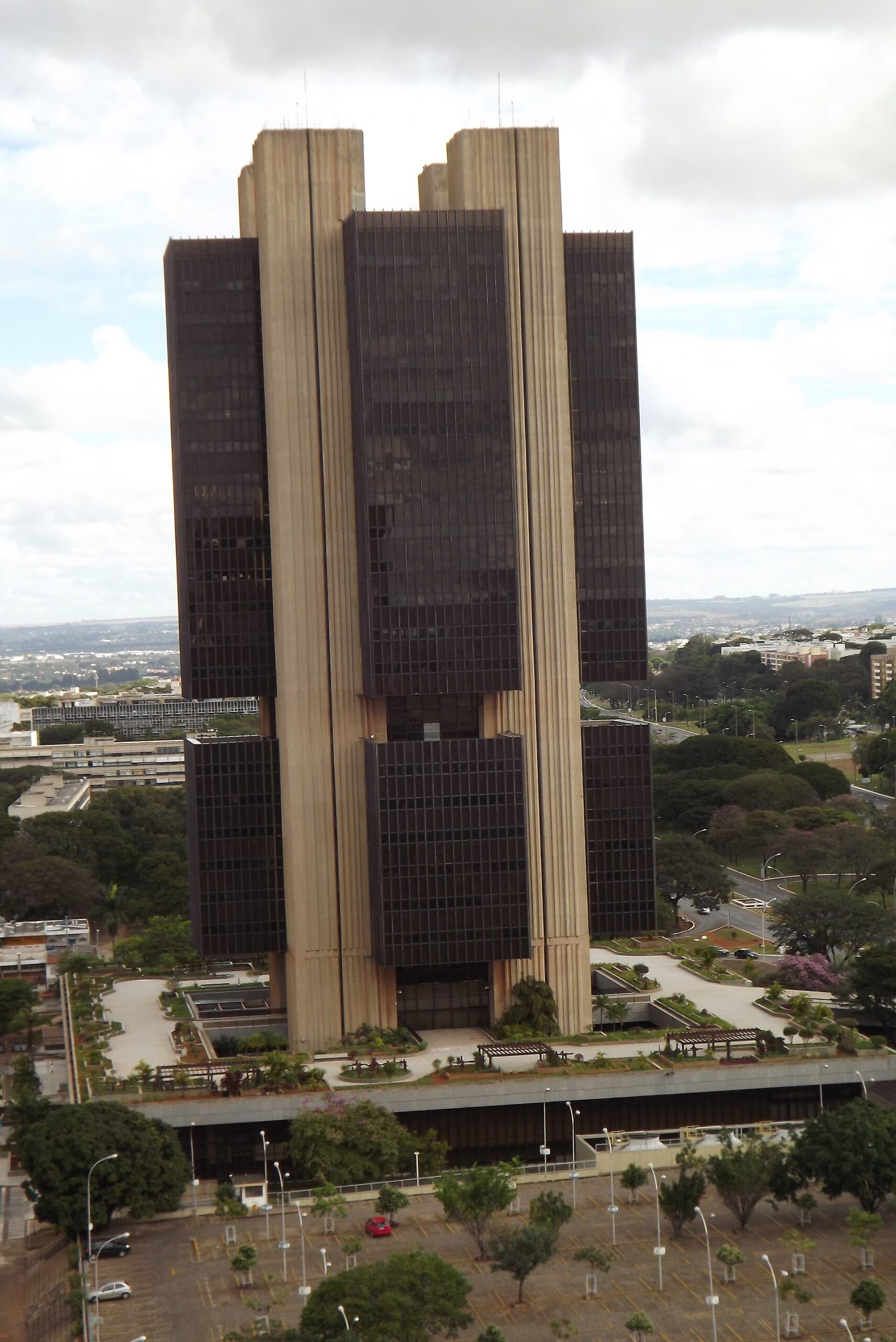 Brazil Central Bank Slashes Rate to 14% in Fourth Straight Cut