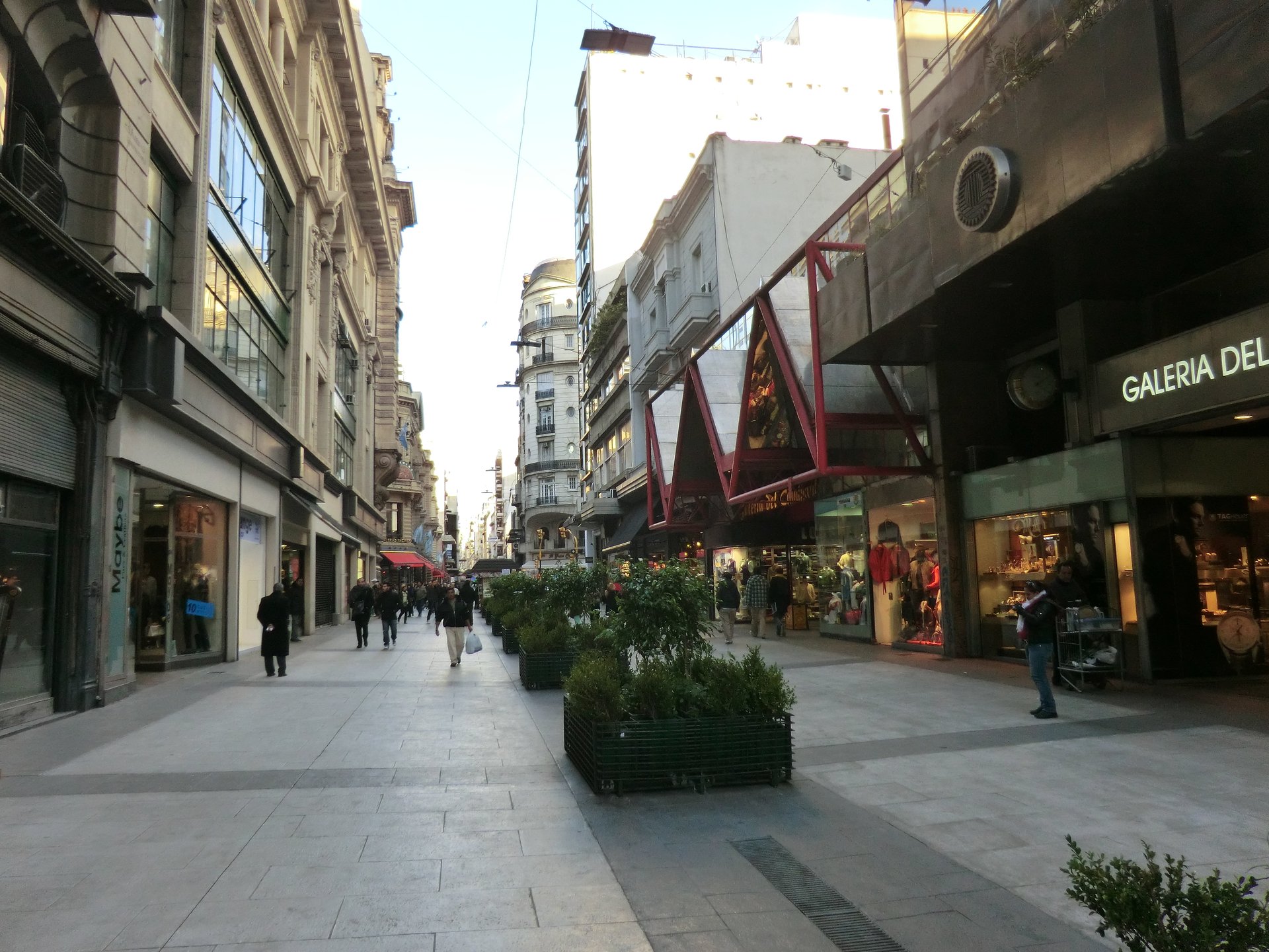 Shoppers on Florida street, the main pedestrian shopping street of Buenos Aires