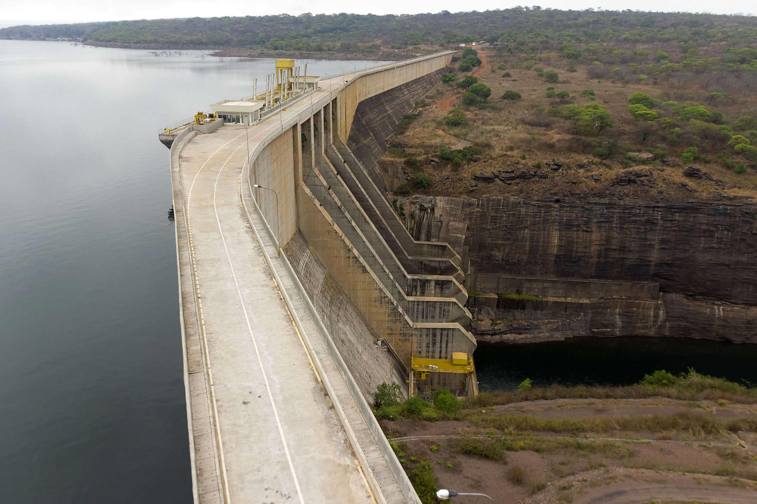 Capanda dam contract &mdash; the crest of the Capanda hydroelectric dam on the Kwanza river, Angola