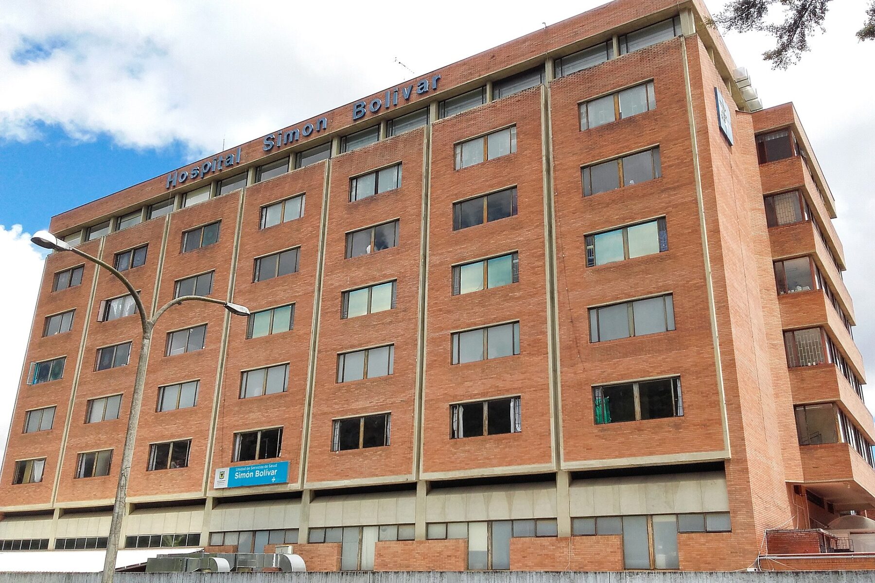 colombia-eps-debt-hospital-simon-bolivar-bogota-2026