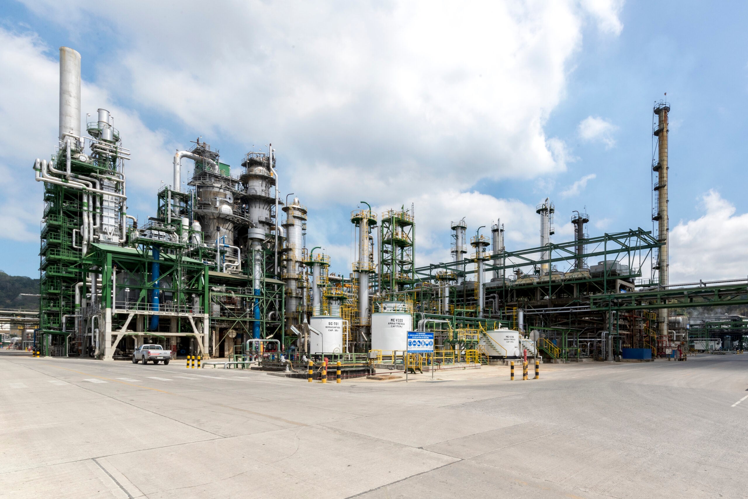 Ecuador Courts Private Capital to Reverse Its Oil Decline