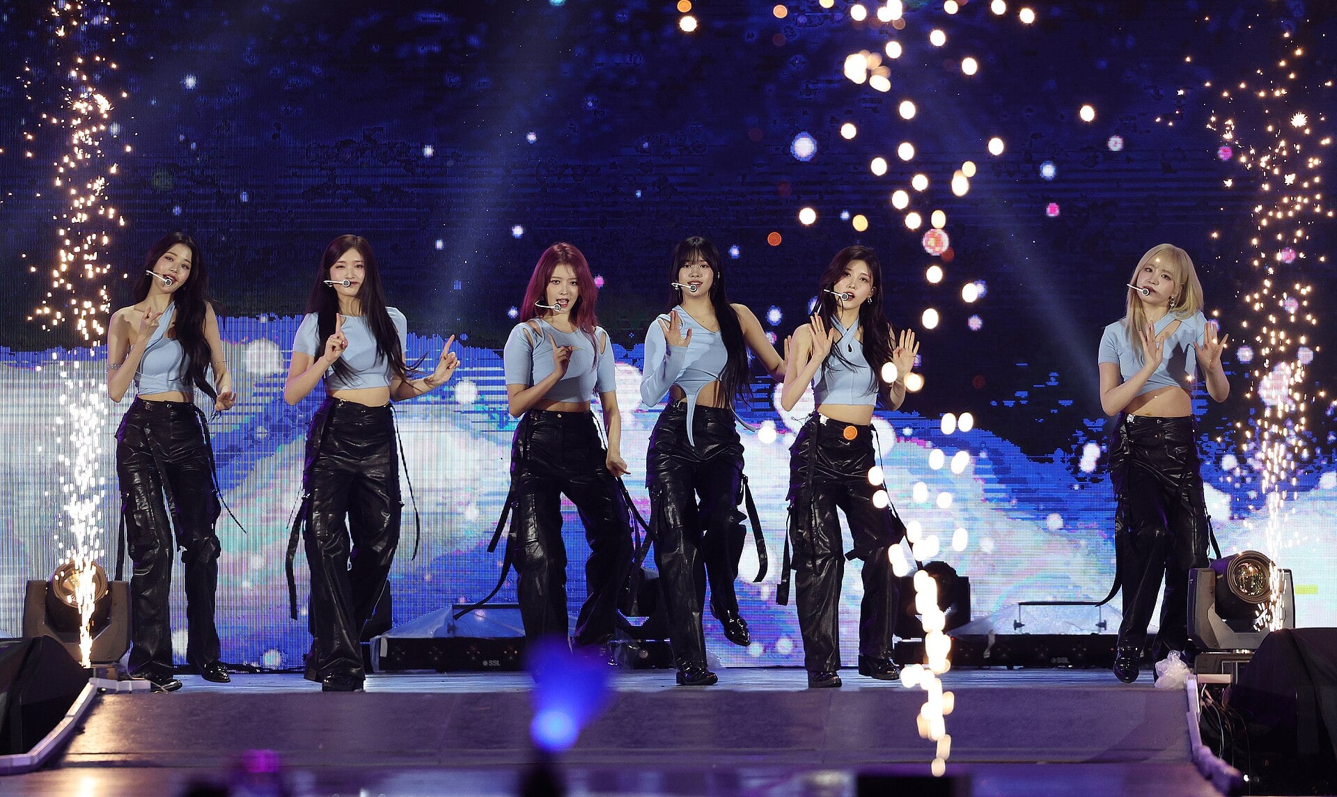 A large-scale K-pop concert production, the genre YOUNITE brings to Porto Alegre