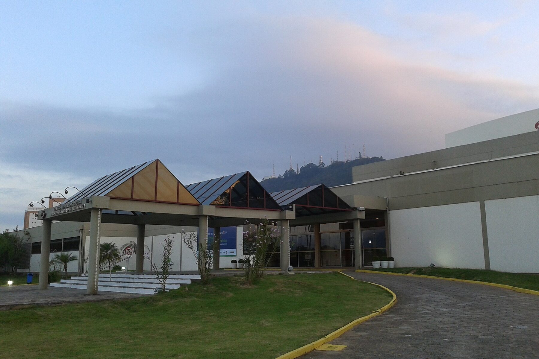 Centro Integrado de Cultura (CIC) in Florianópolis, home of the MIS museum hosting Danísio Silva's exhibition