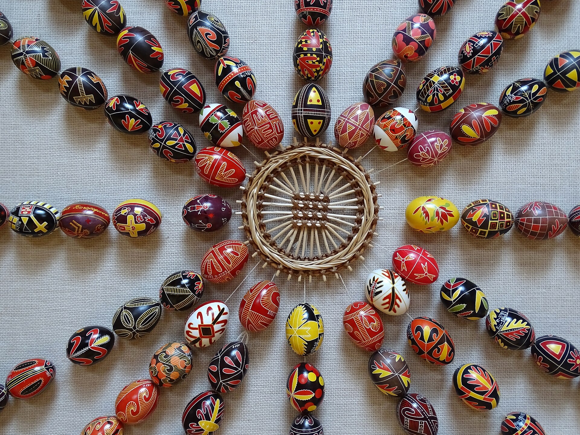 Traditional Ukrainian pysanky painted eggs, a UNESCO-recognized craft featured at Curitiba's free Ukrainian fair this weekend