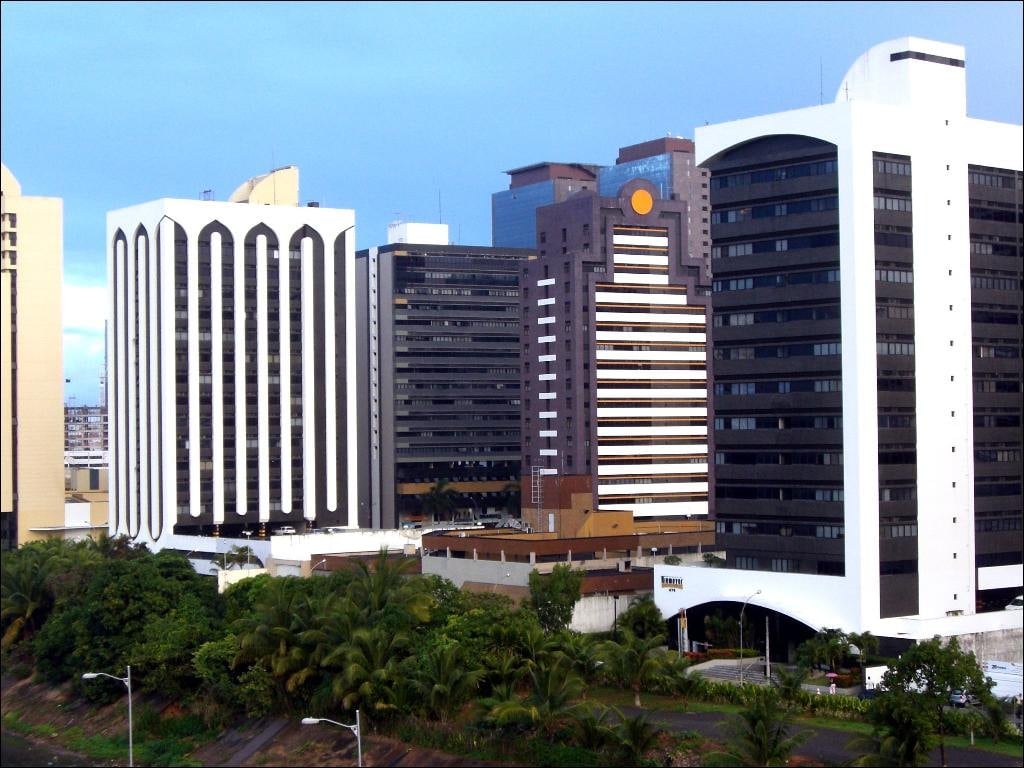 Bahia governor debate stage with ACM Neto, Jerônimo Rodrigues, and Ronaldo Mansur