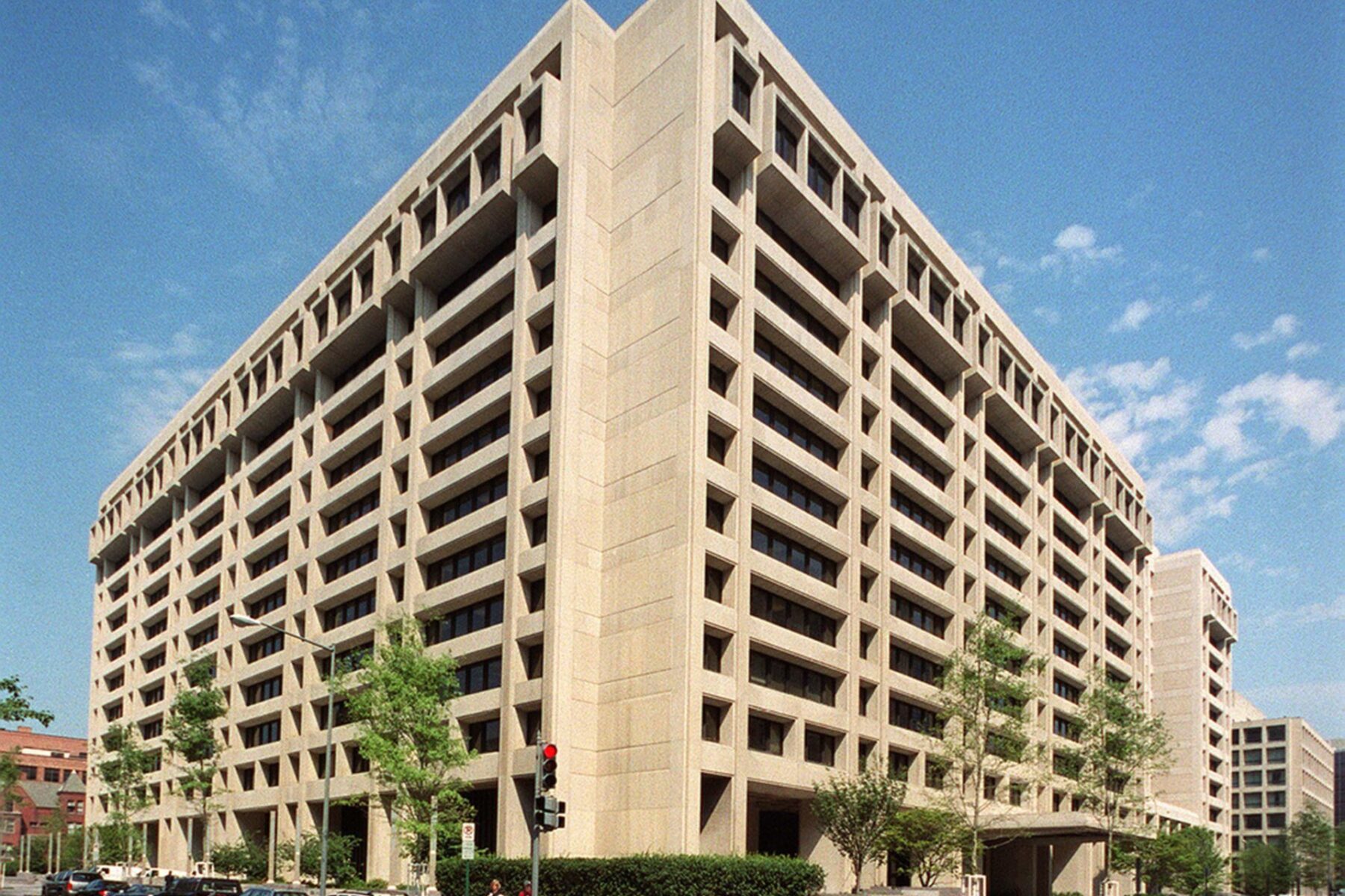 imf-headquarters-washington-argentina-2026