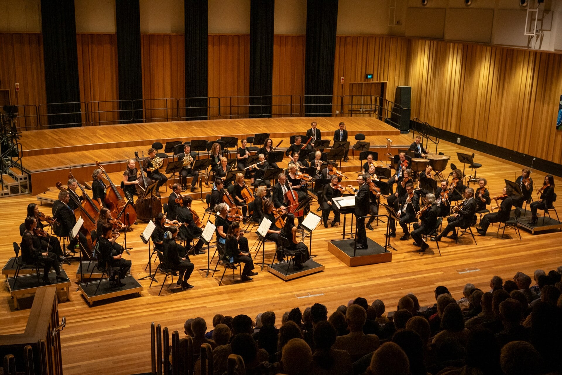 Sinfocine Quito — symphonic orchestra on stage
