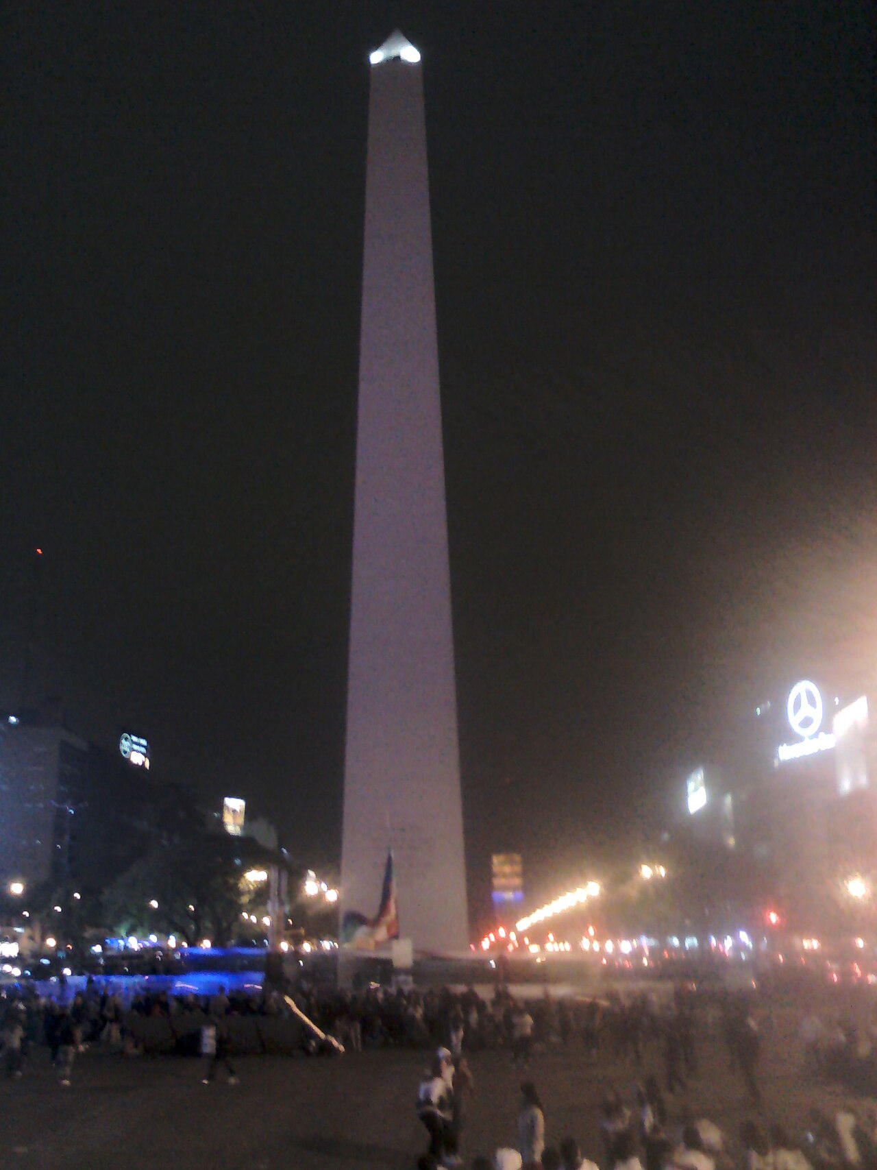 The Obelisco on Avenida 9 de Julio, Buenos Aires