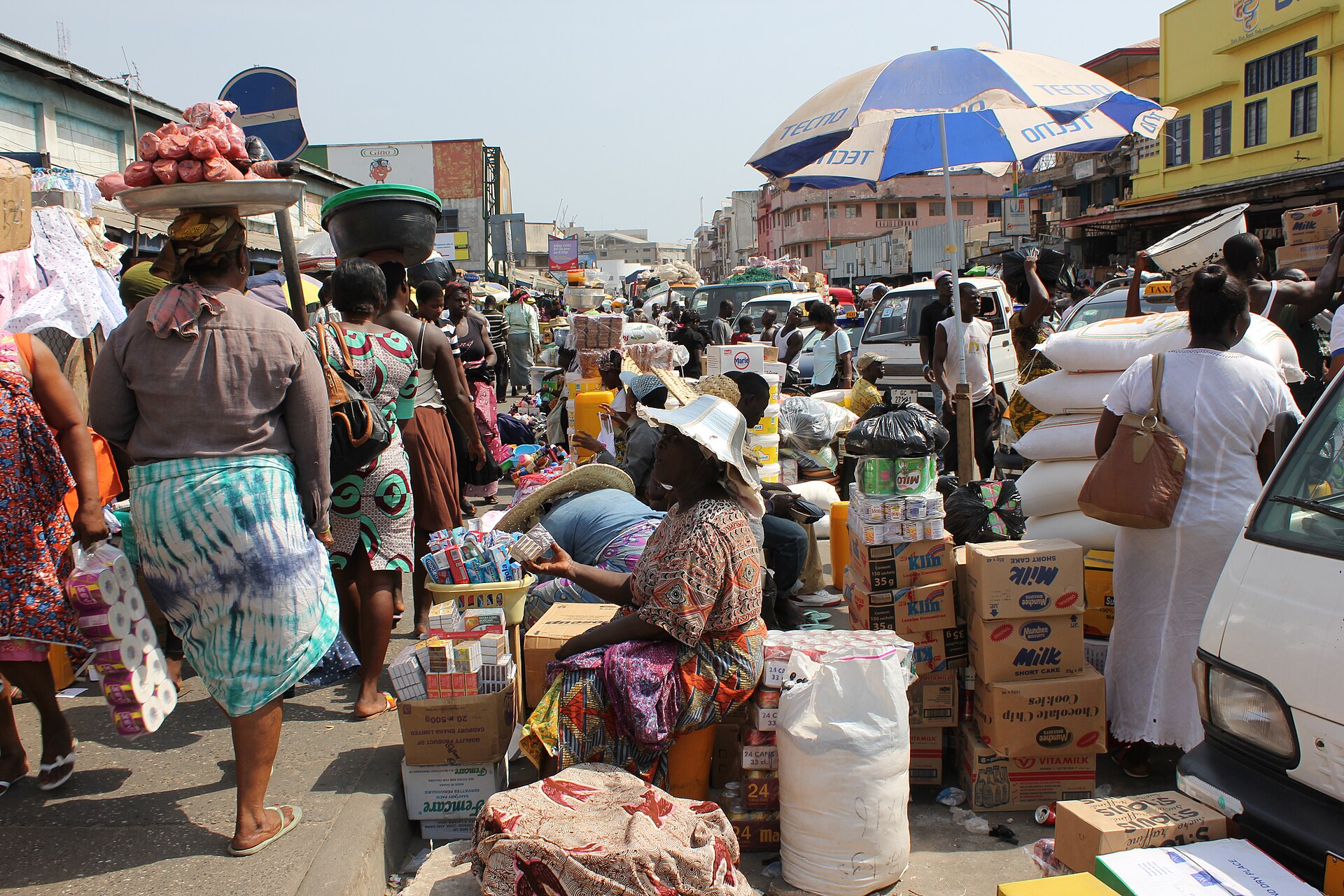 Ghana World Bank economic update — a busy commercial street outside Makola Market in Accra