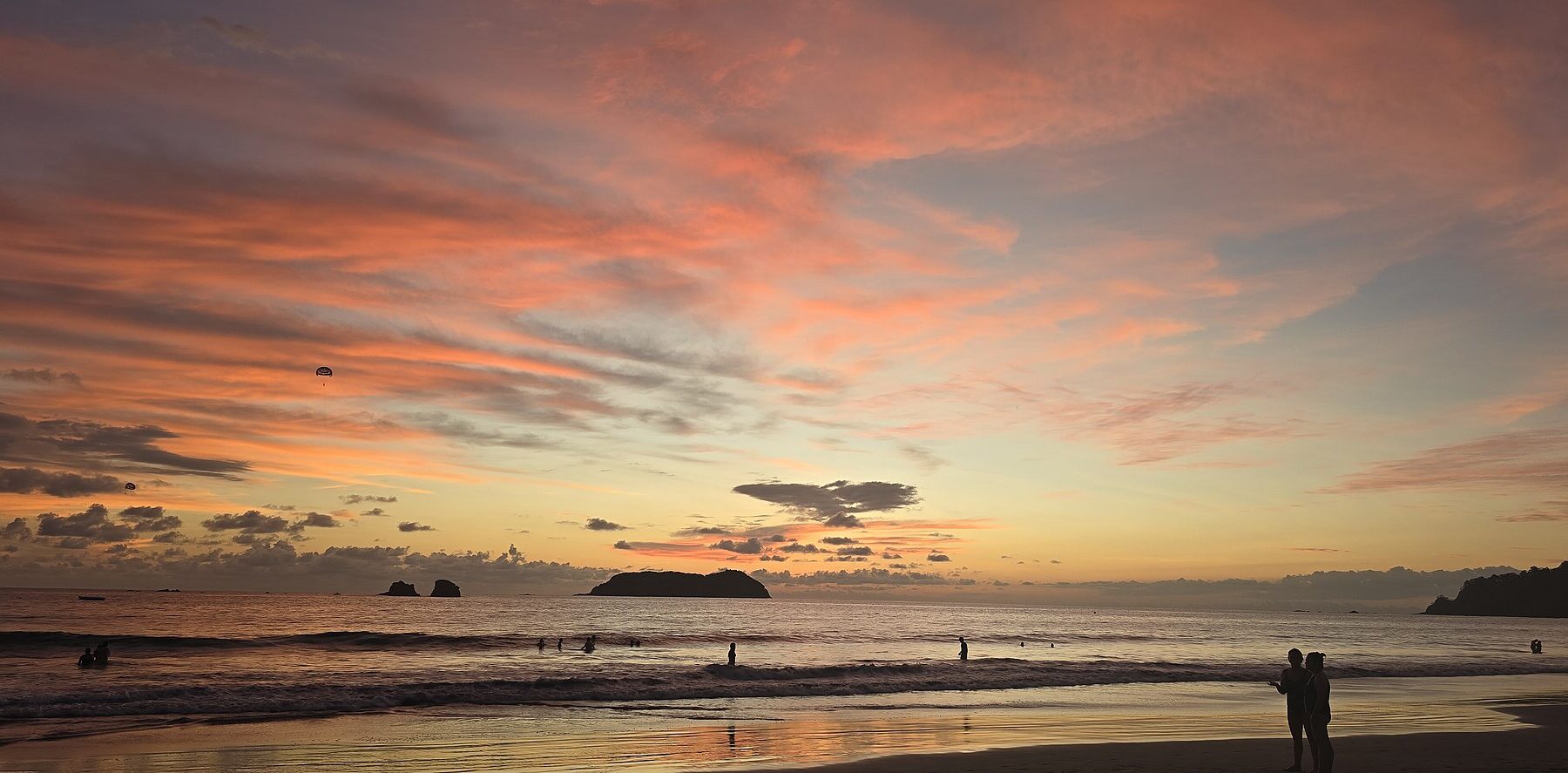 manuel-antonio-beach-costa-rica-steve-knight