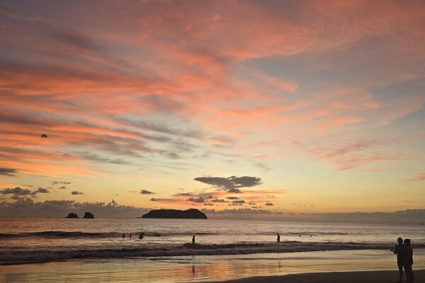 manuel-antonio-beach-costa-rica-steve-knight
