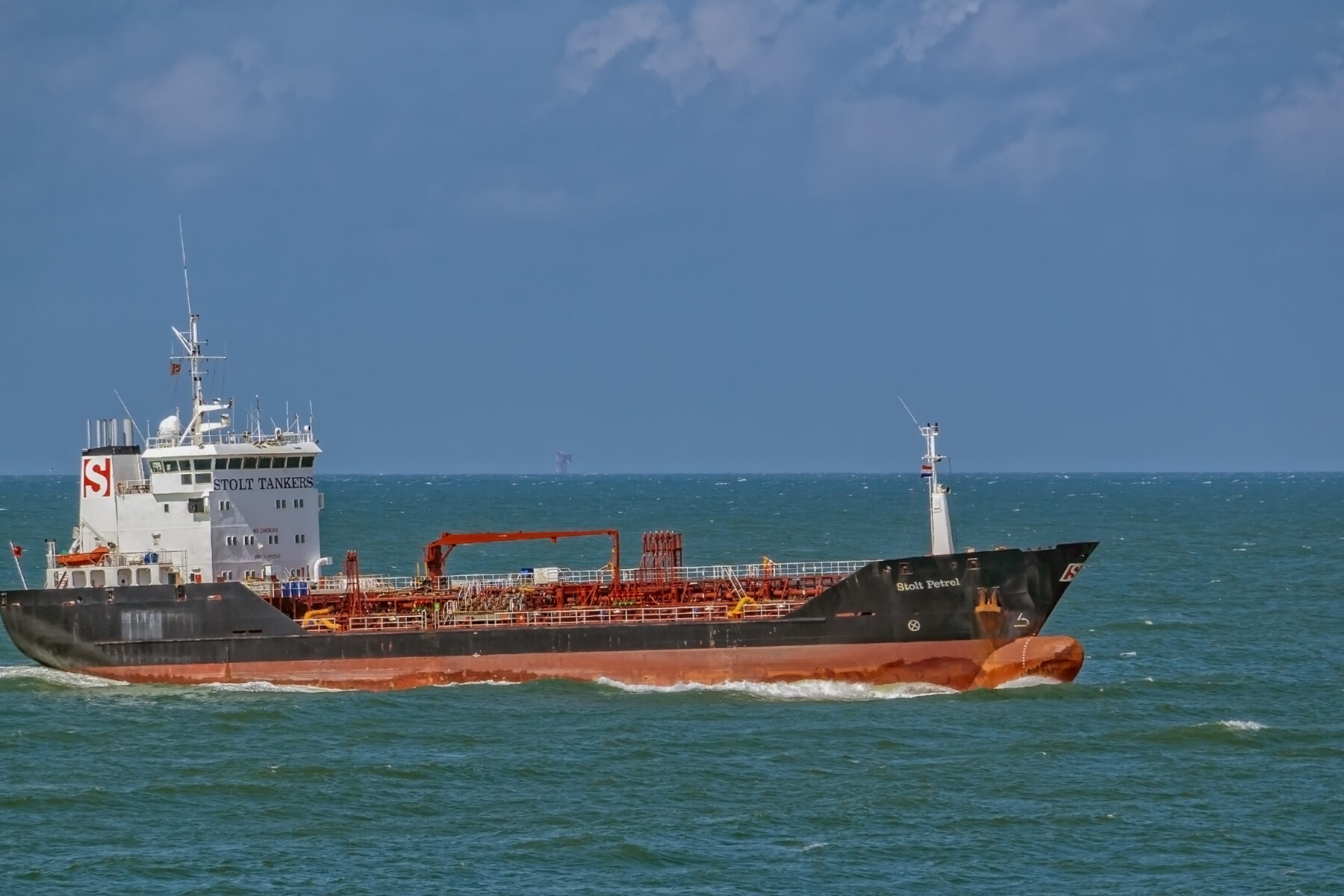 An oil products tanker at sea, illustrating Venezuela’s oil exports
