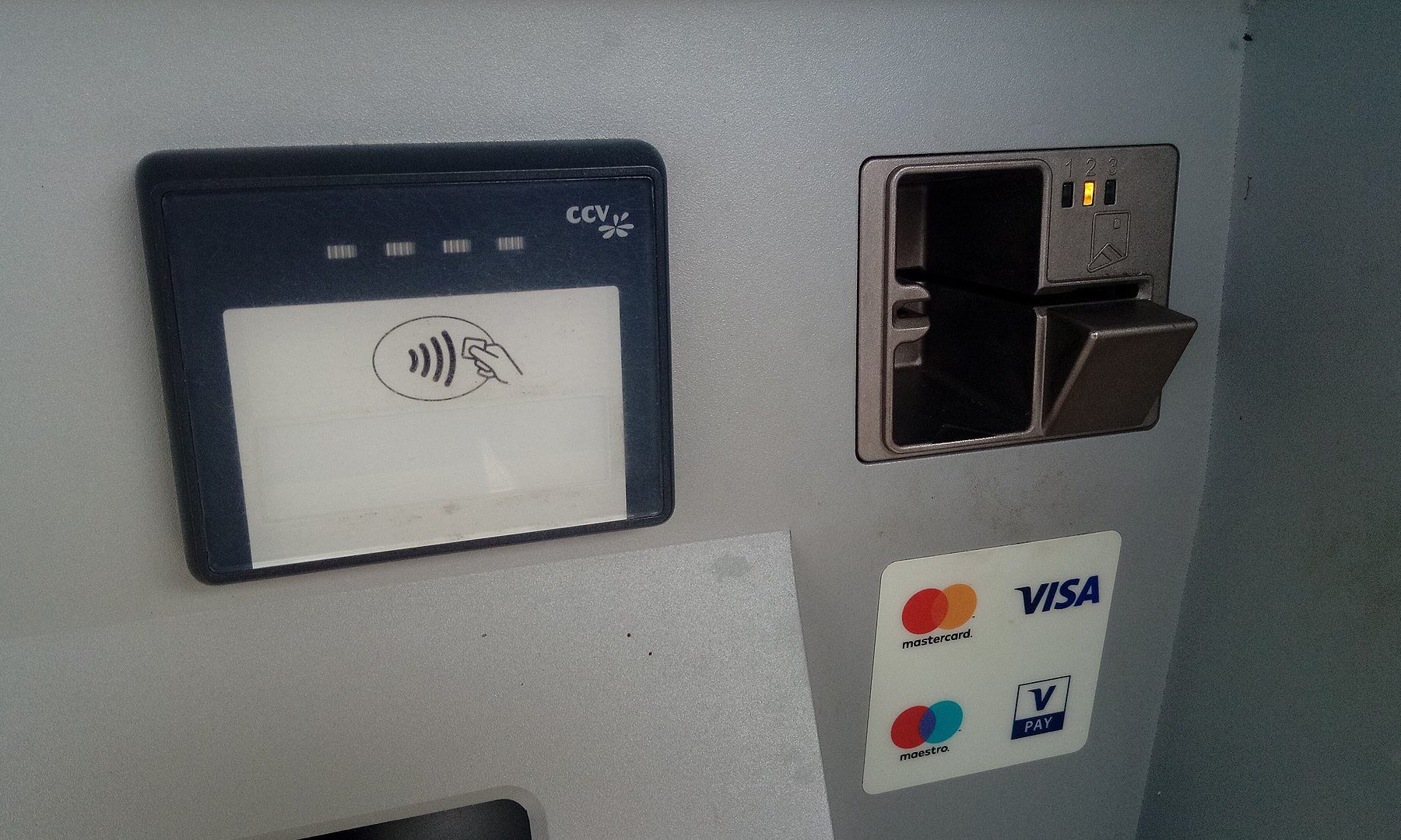 PayJustNow bad debts - contactless bank card payment terminal at a retail checkout