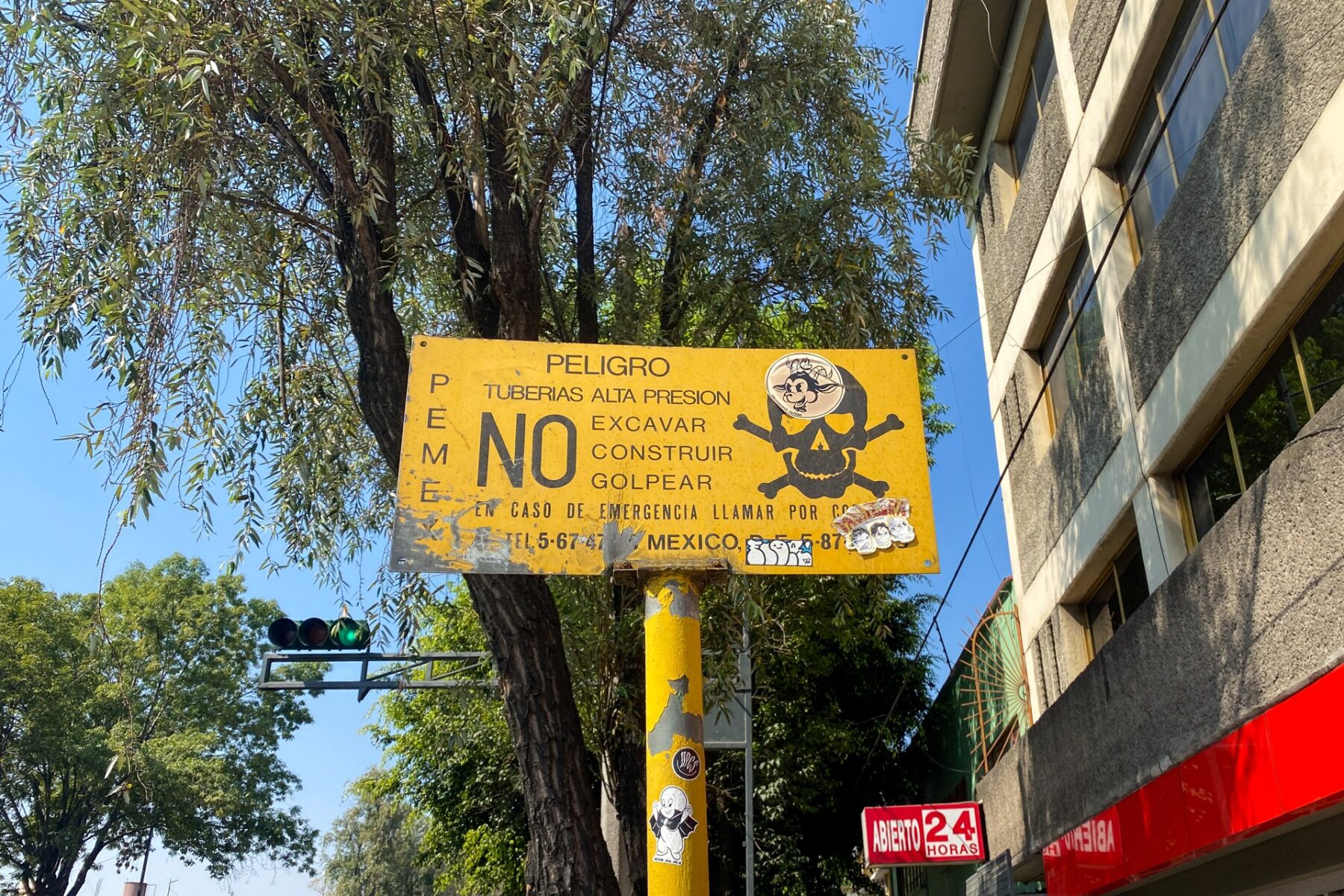 pemex-pipeline-warning-sign