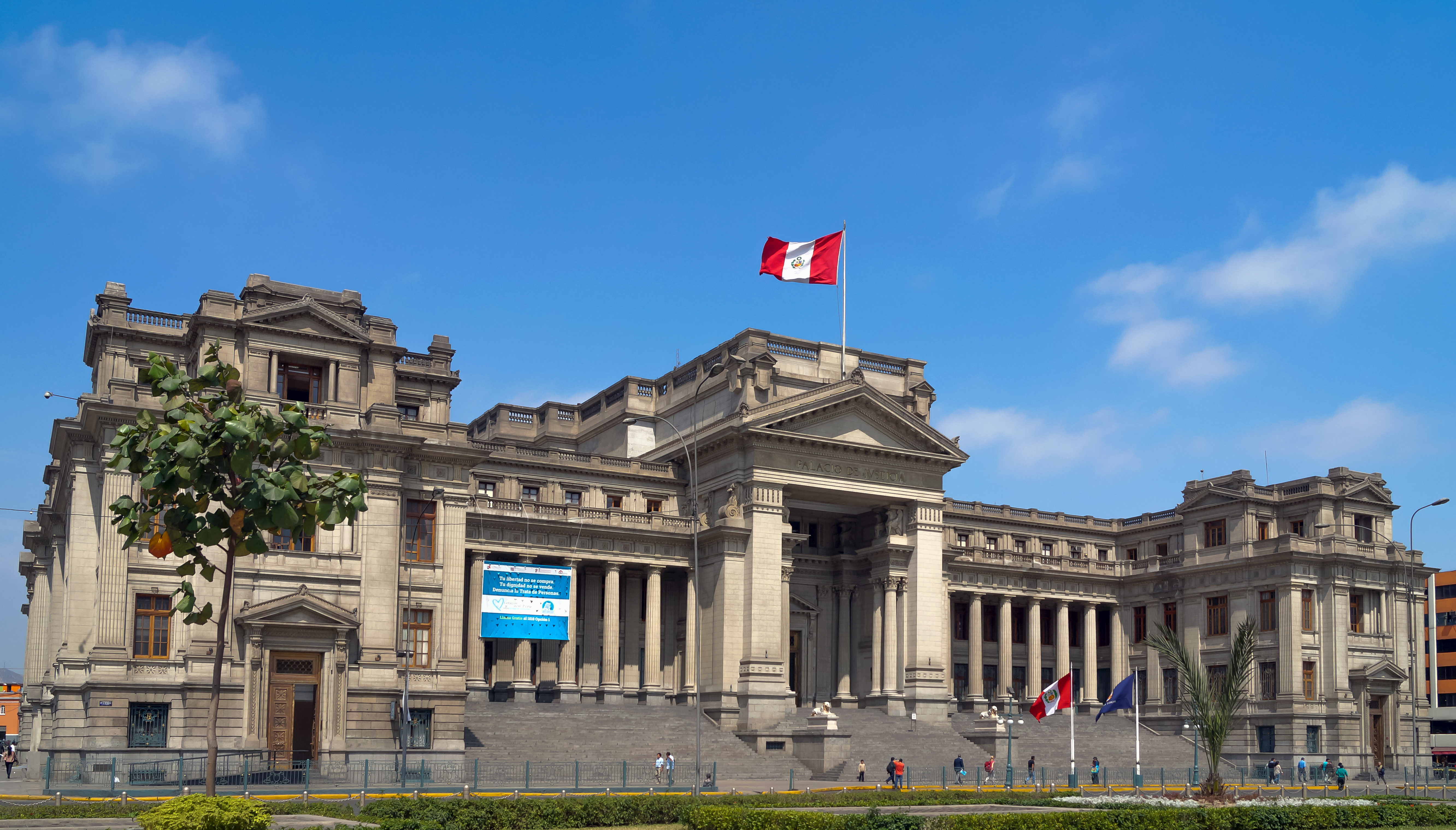 The Palace of Justice in Lima, Peru, amid the Toledo and Castillo pardon debate