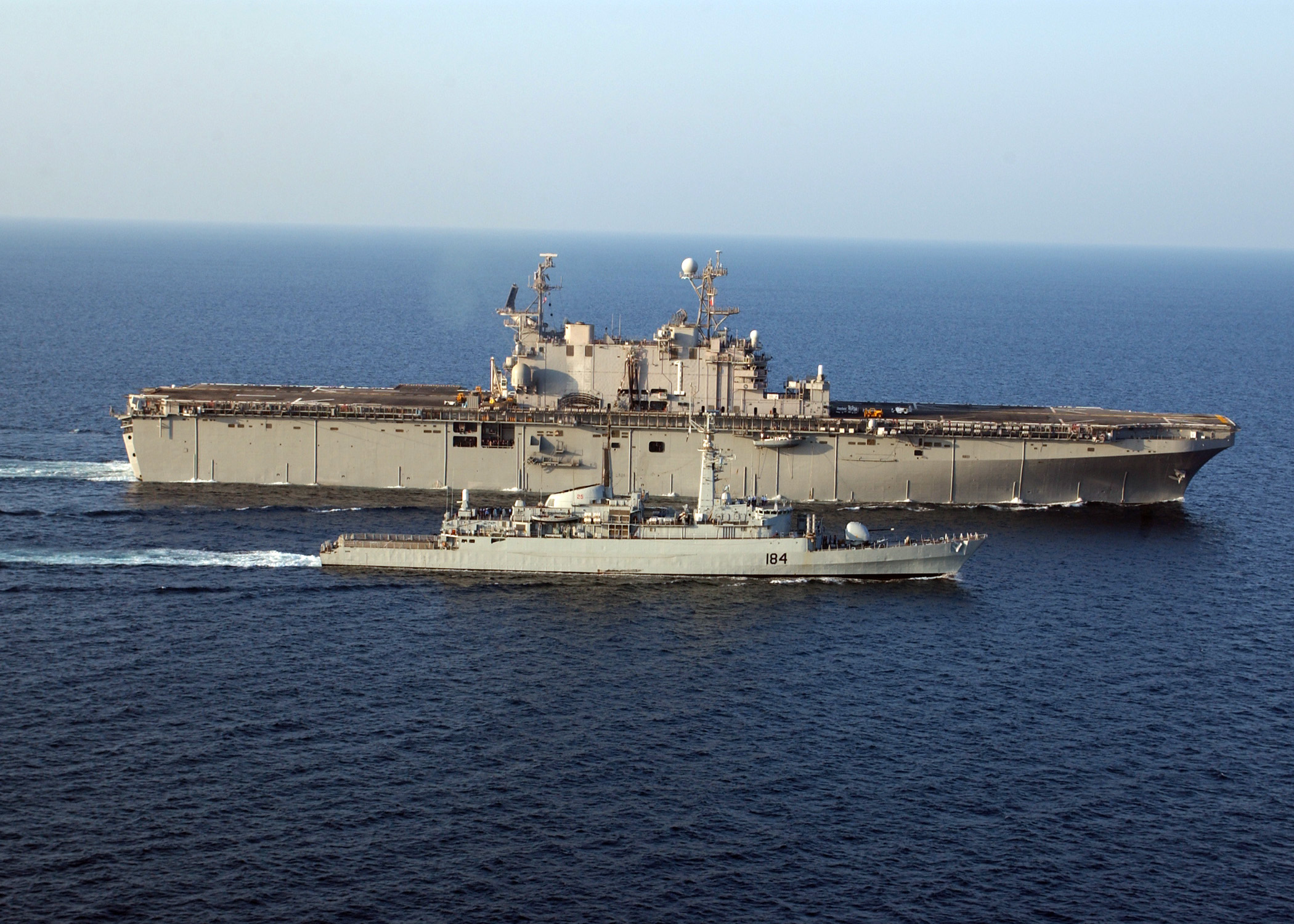 Somalia Pakistan defence: the Pakistan Navy frigate PNS Badr under way at sea