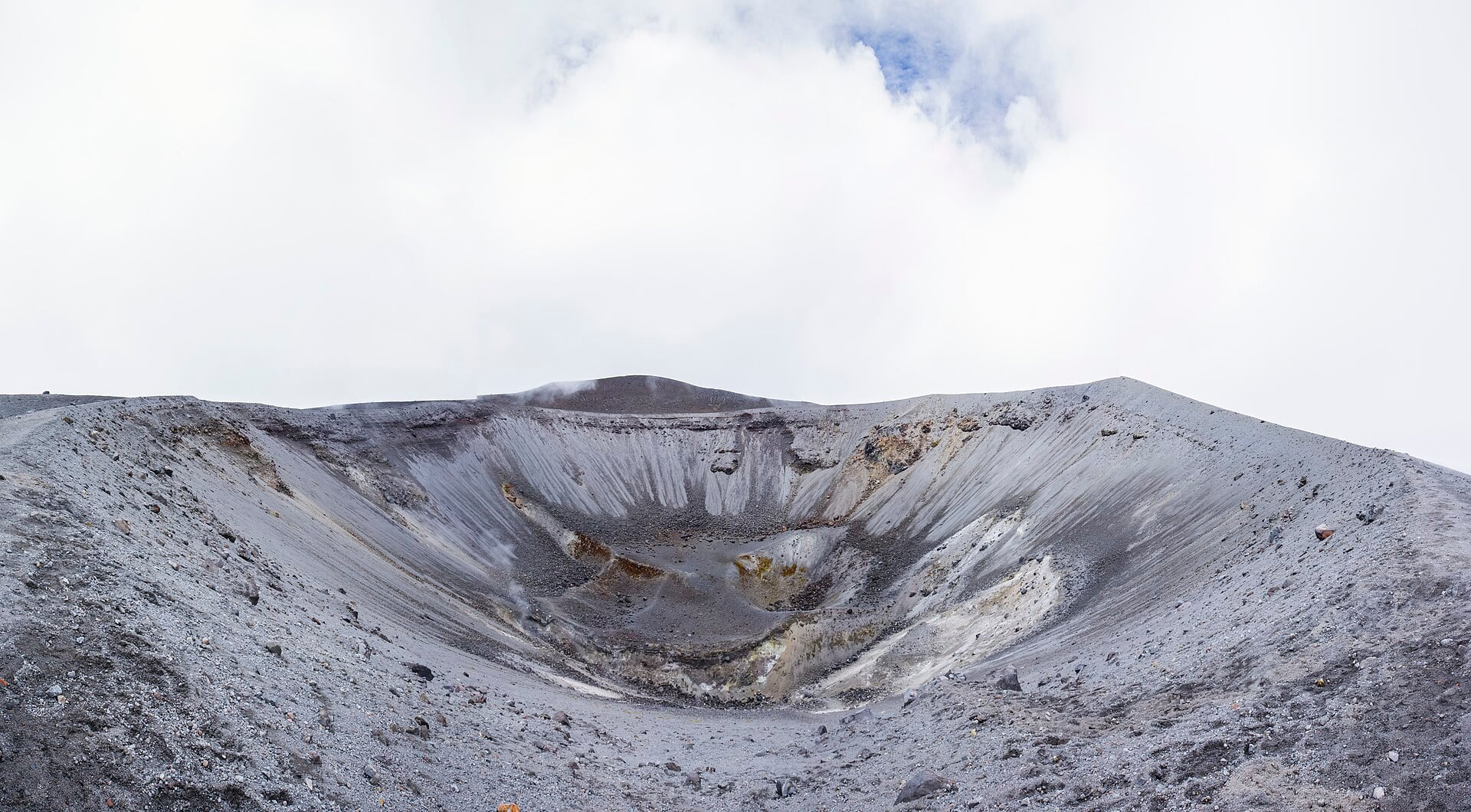 Colombia reconstruction &mdash; the crater of the Purac&eacute; volcano in Cauca, Colombia, under orange alert