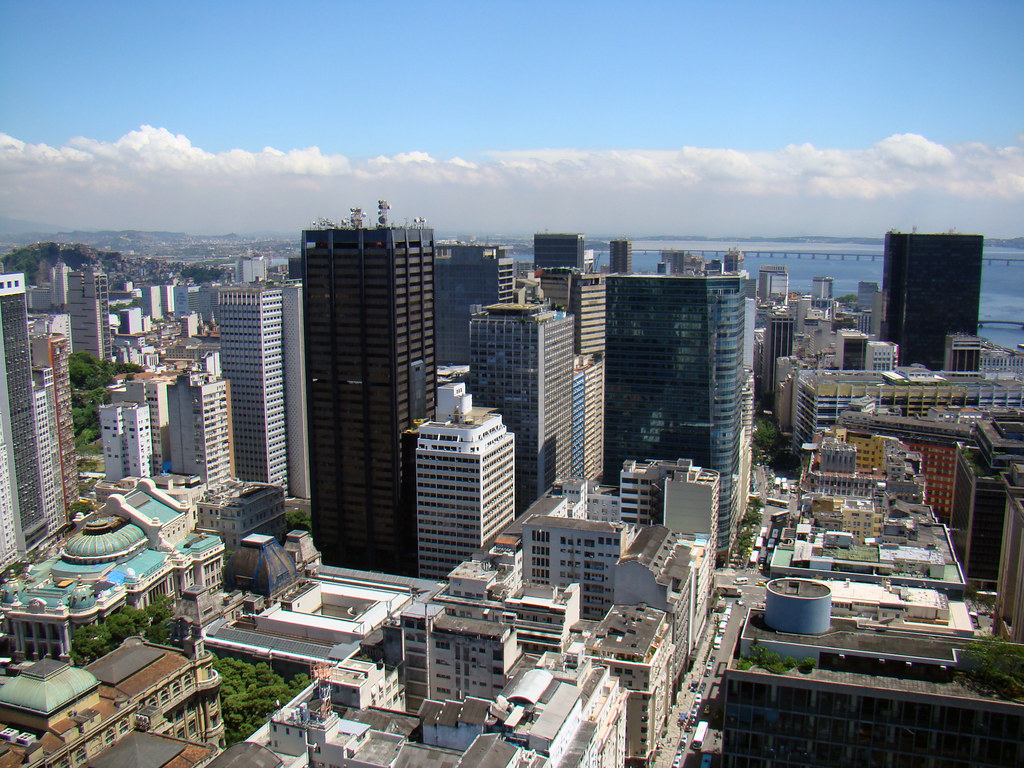 Aerial view of downtown Rio de Janeiro with Guanabara Bay behind, illustrating the Rio de Janeiro daily brief