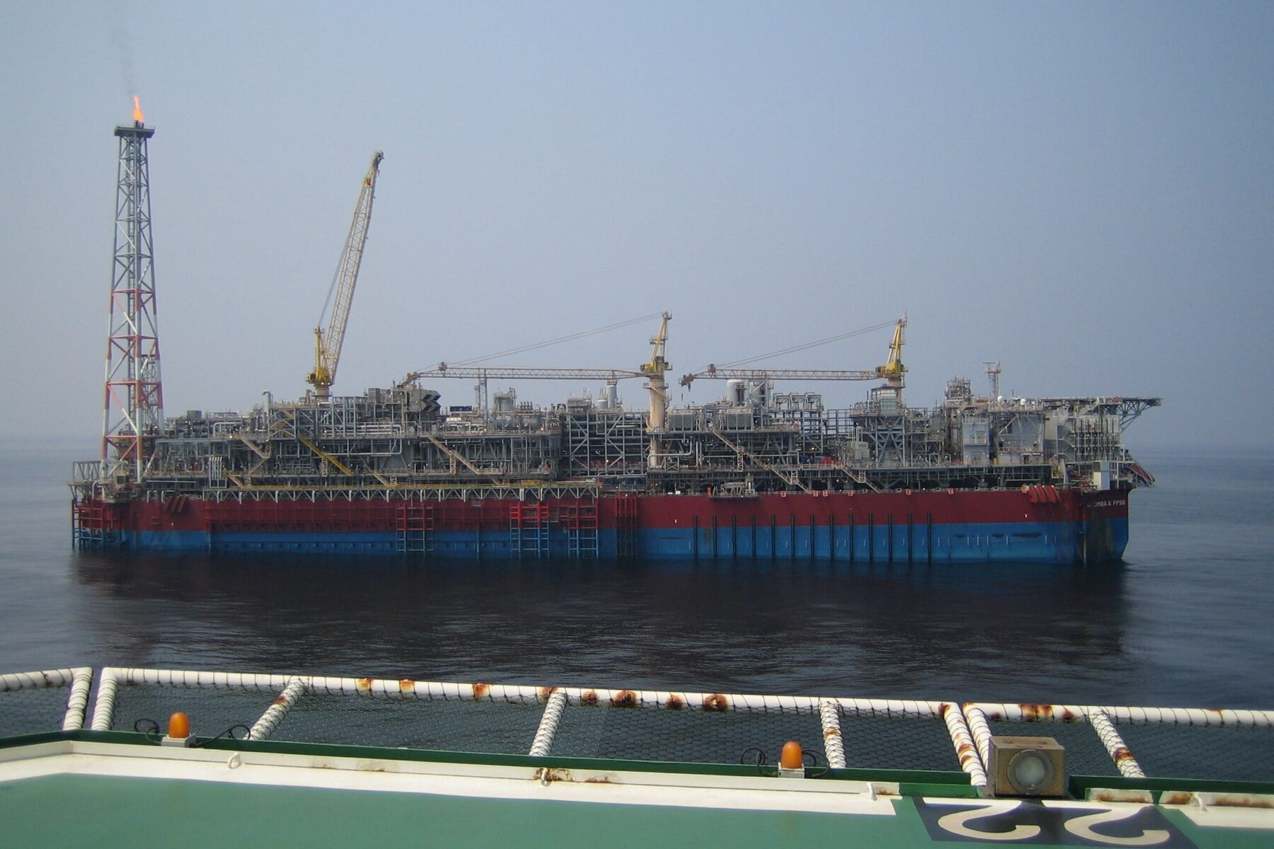 An oil production vessel off Angola, the revenue source behind the Angola fiscal deficit