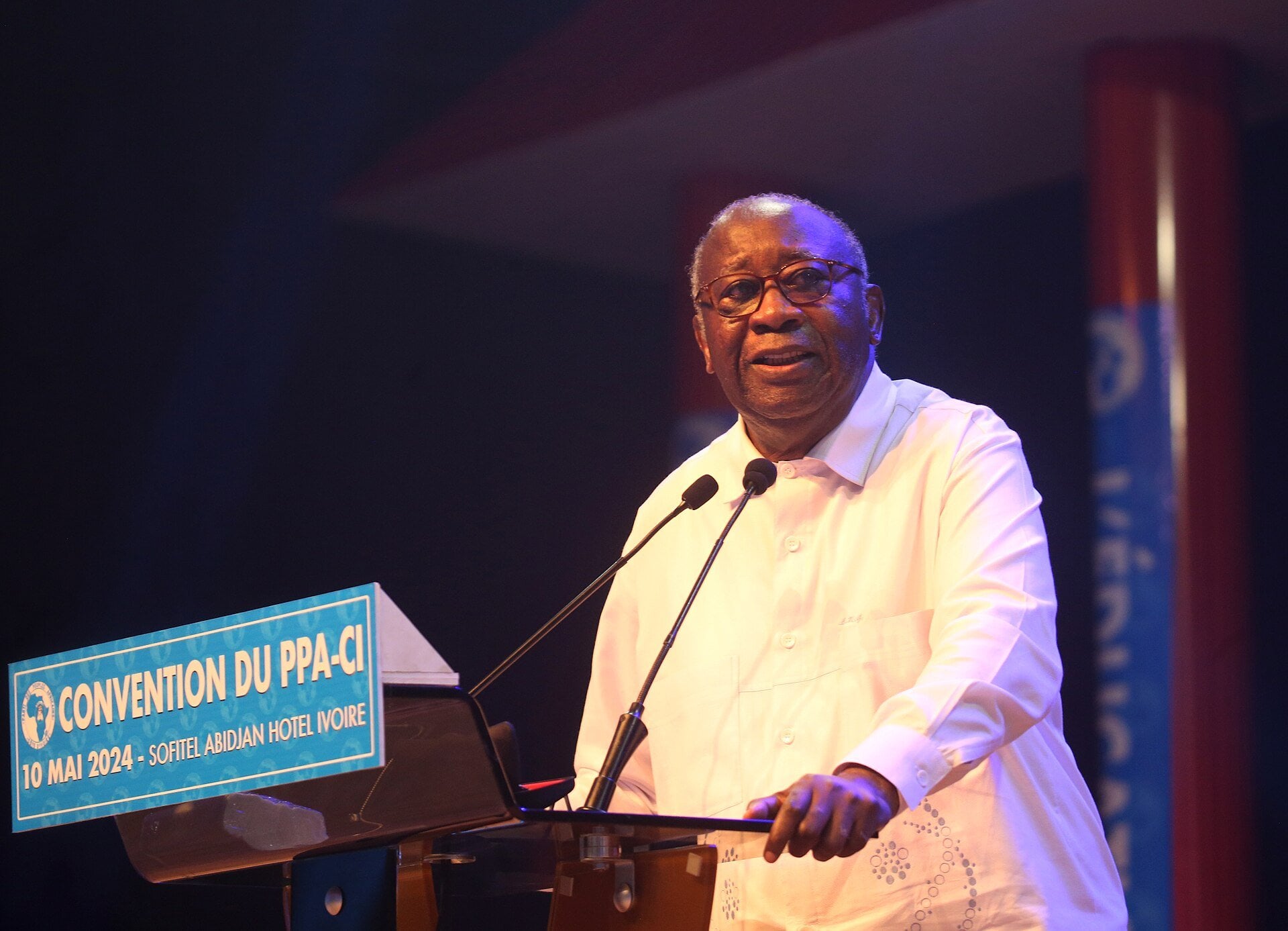 Laurent Gbagbo delegates powers within the PPA-CI at an Abidjan party convention