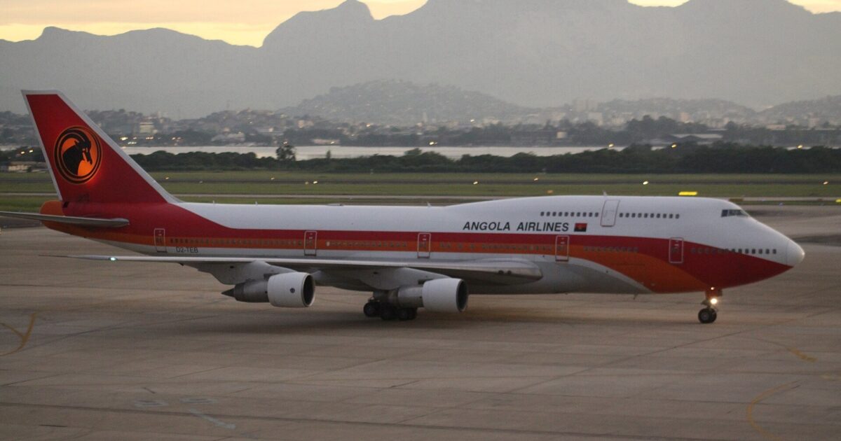 Luanda–Dakar–Praia route - TAAG Angola Airlines Boeing 747 aircraft on the tarmac