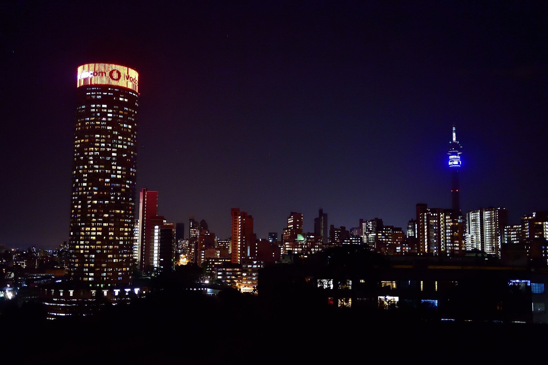 Standard Bank leadership - Johannesburg financial district skyline, South Africa