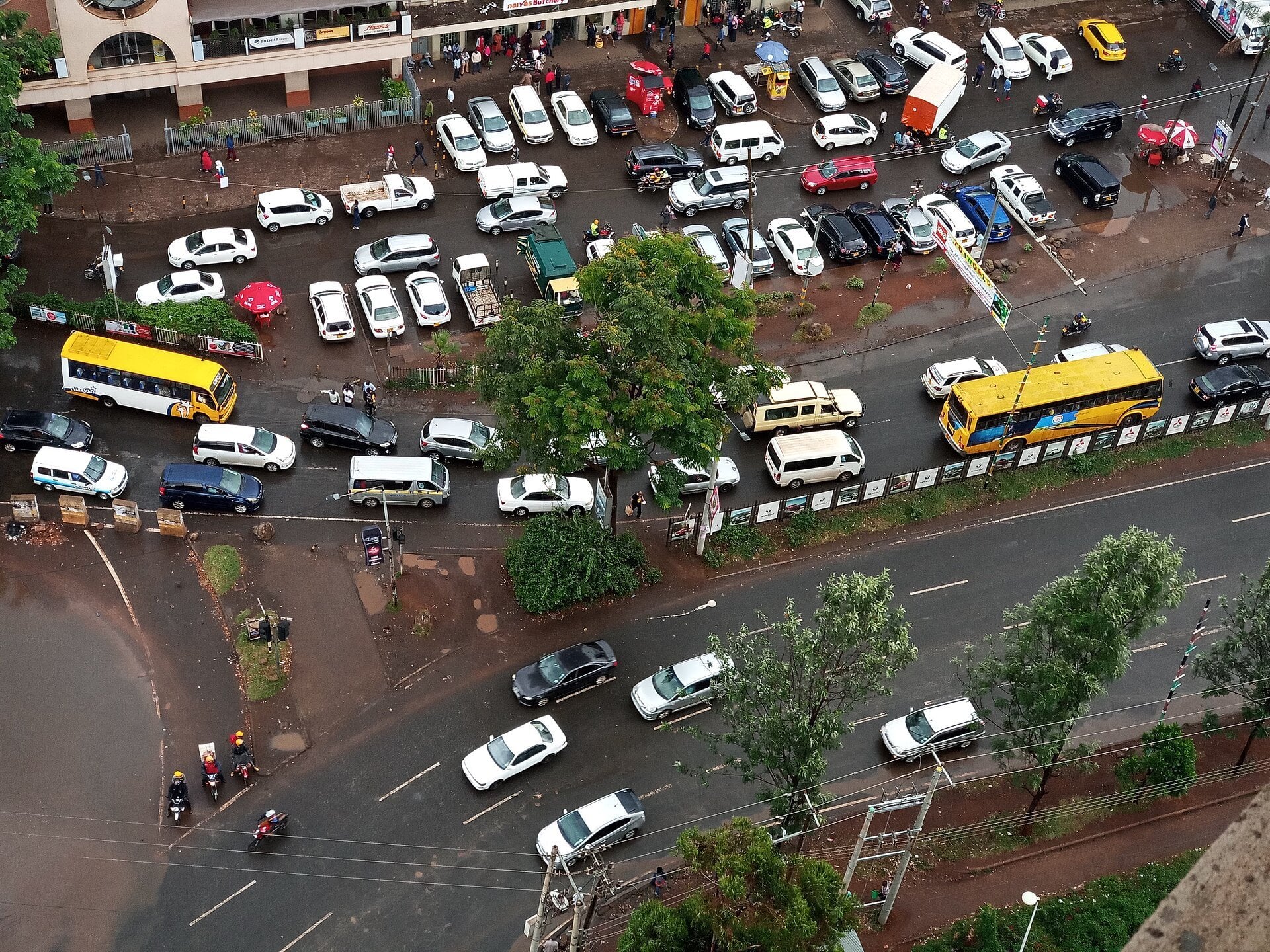 Kenya fuel consumption - morning traffic on a Nairobi street