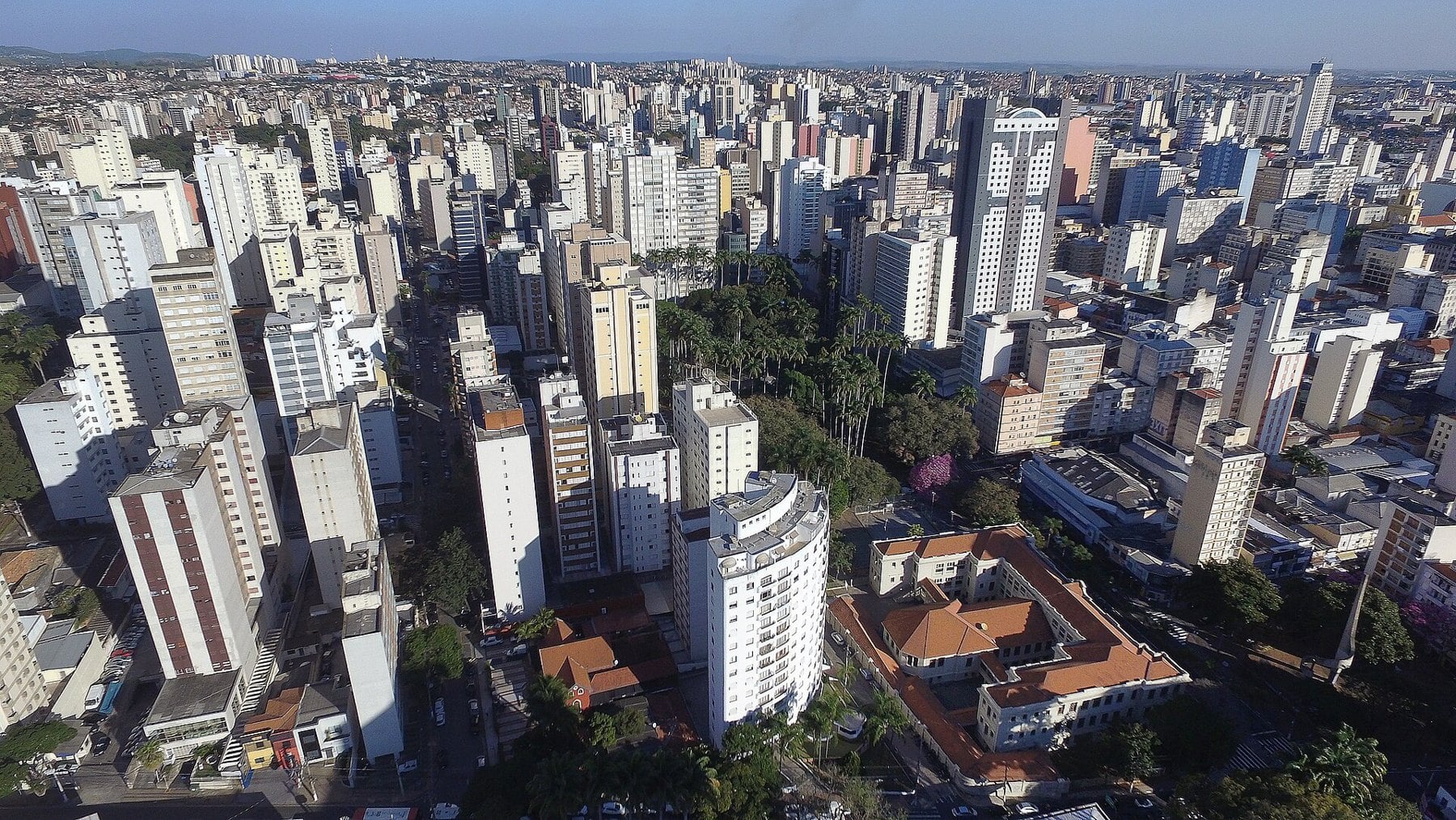 Campinas from above, where Roberta Campos in Campinas plays a free Sesi show