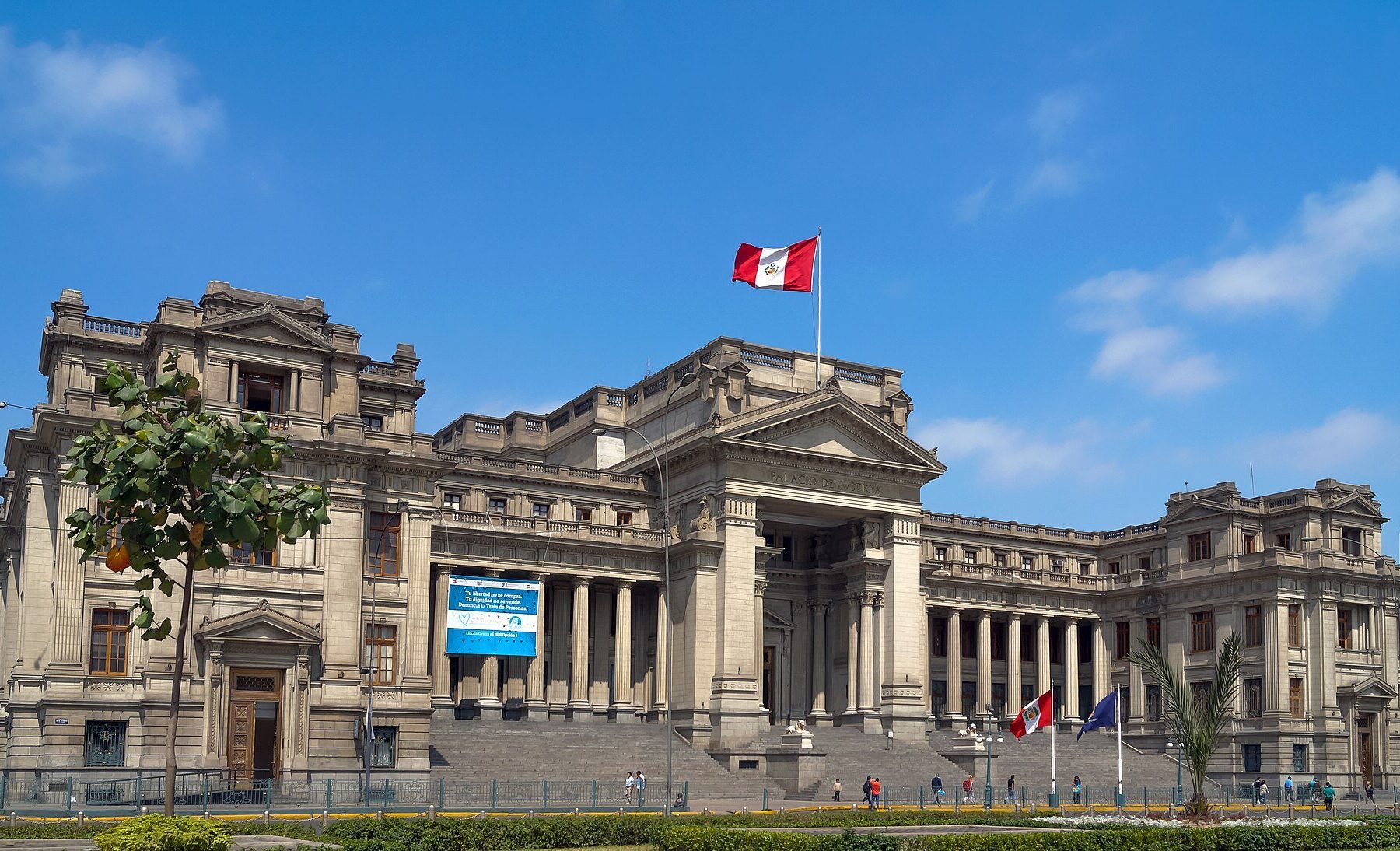 Lima's Palace of Justice under clear skies in Peru's desert capital