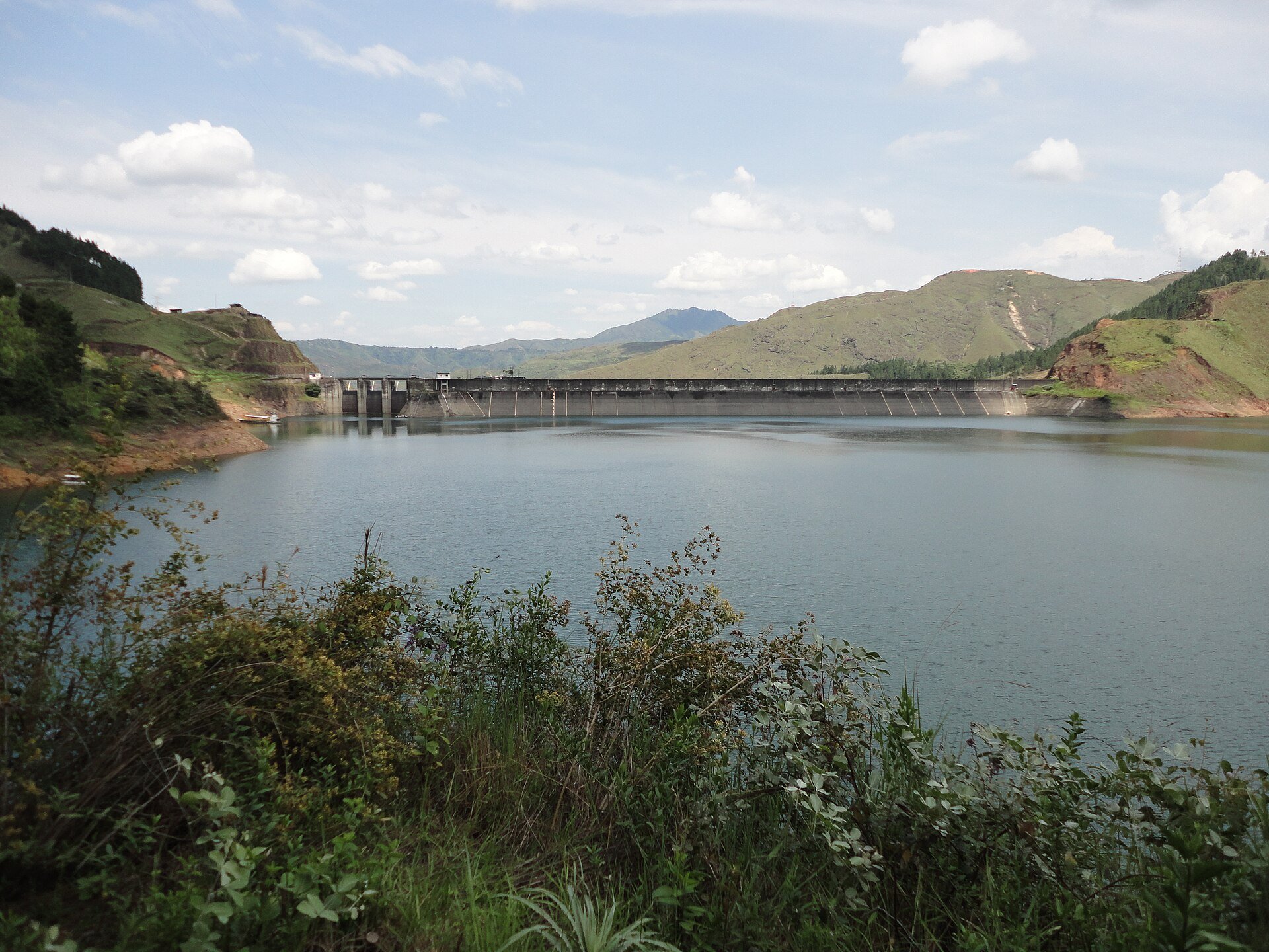 The Salvajina hydroelectric dam in Colombia, the kind of water-fed power that frames Ecopetrol's push to keep gas flowing.