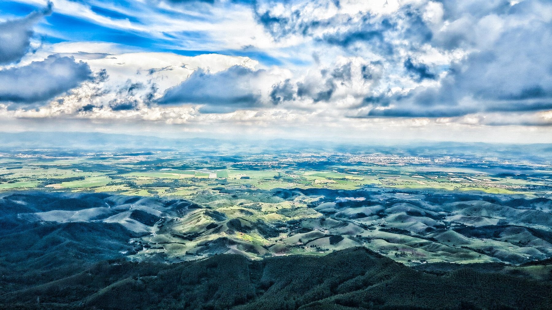 The mountains above Santo Antonio do Pinhal, setting for Jazz na Serra