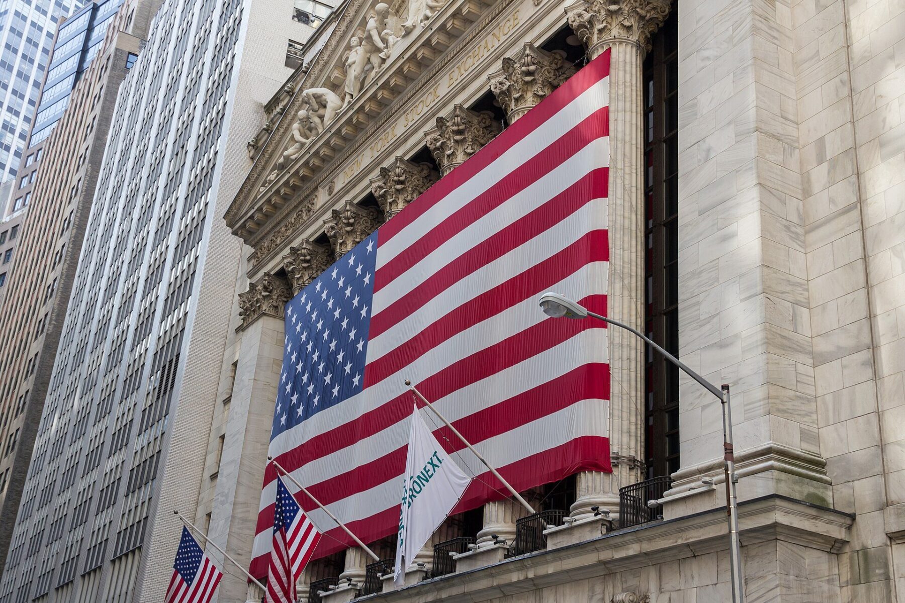 Cosan - the New York Stock Exchange on Wall Street, where the group is delisting its shares