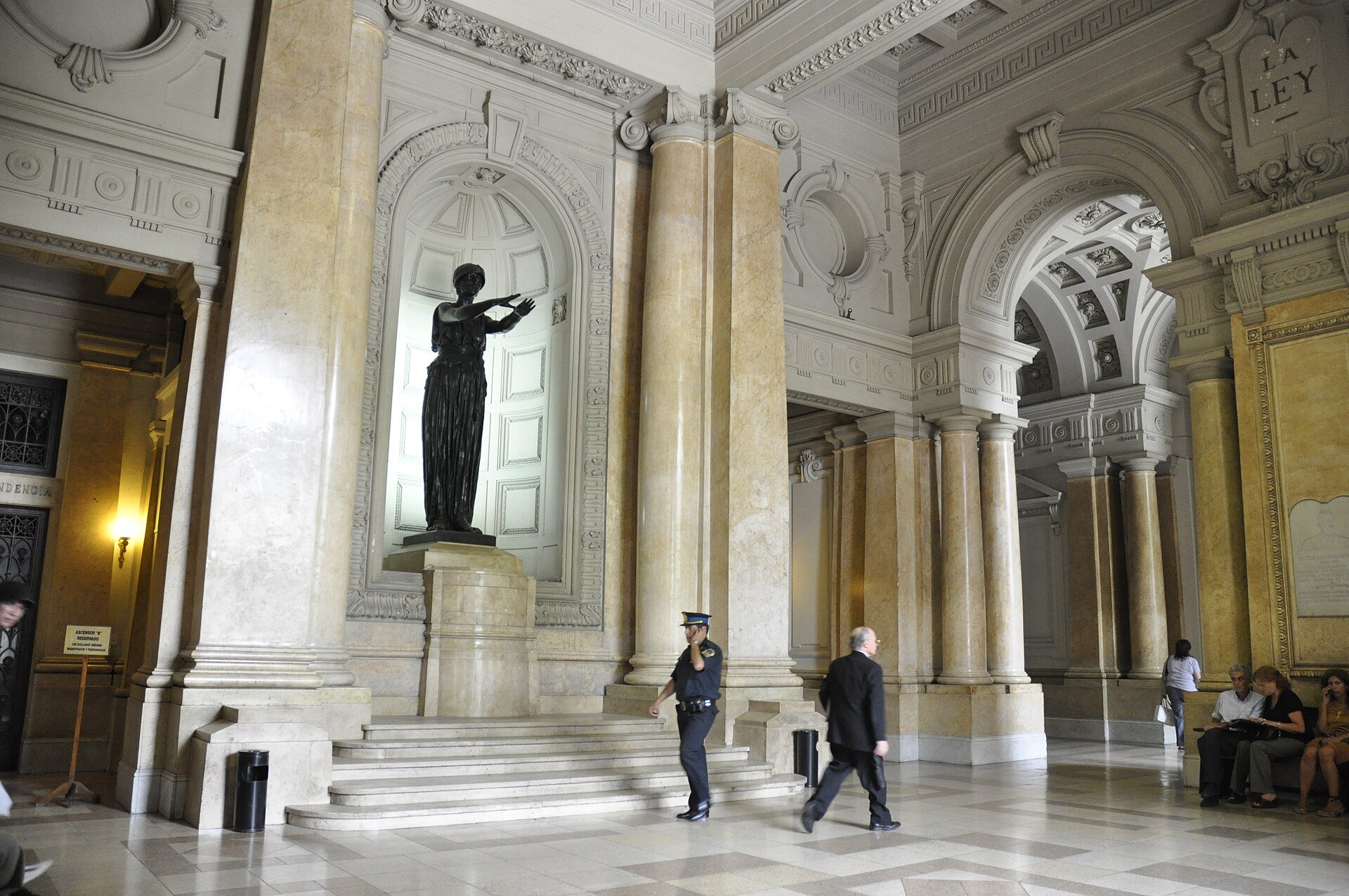 Farias Laguna - the Palacio de Tribunales courthouse in Buenos Aires