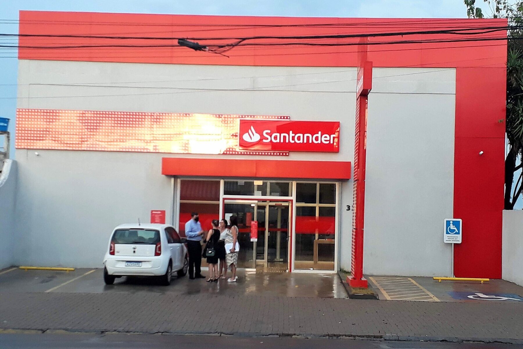 Brazil bank strike - a Santander branch in Telemaco Borba, Parana