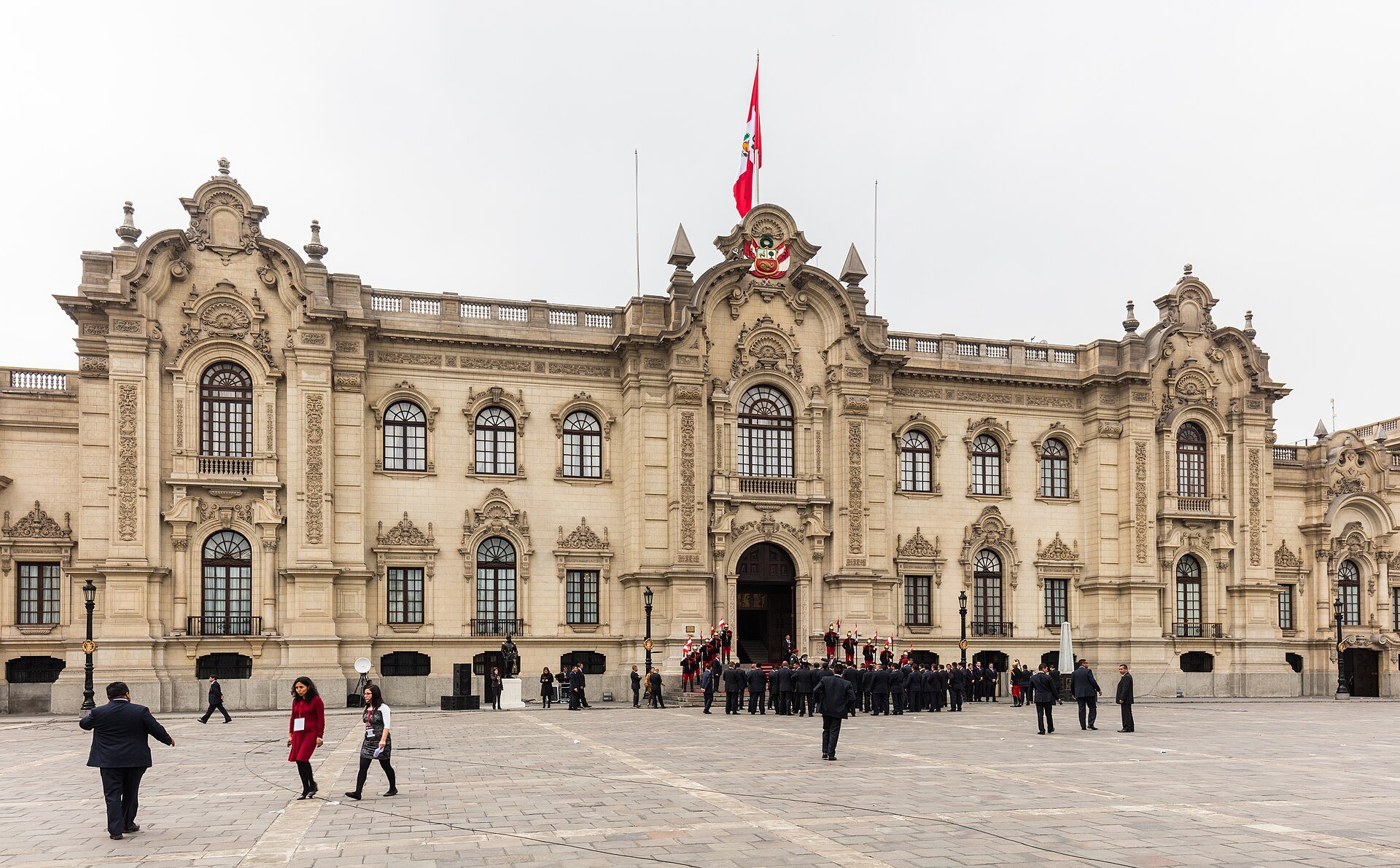 Government building in Lima, Peru, illustrating SUNAT, the national tax and customs authority now led by César Luna-Victoria León